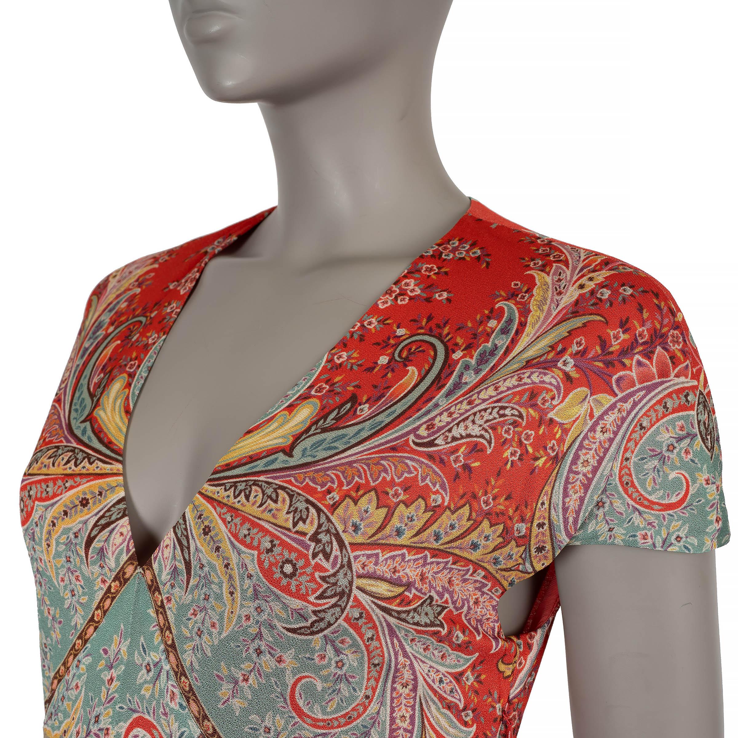 Etro rosso in viscosa 2024 PAISLEY Abito a maniche corte 44 L. In condizioni ottime in vendita a Zürich, CH