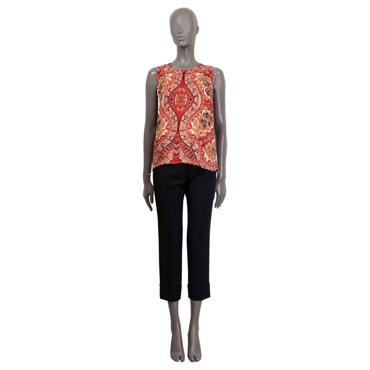 100% authentisches Etro-Tanktop aus rotem, senffarbenem, cremefarbenem und schwarzem Viskose (65%) und Seide (35%). Es lässt sich mit acht Knöpfen auf der Rückseite öffnen. Ungefüttert. Er wurde getragen und befindet sich in ausgezeichnetem Zustand.