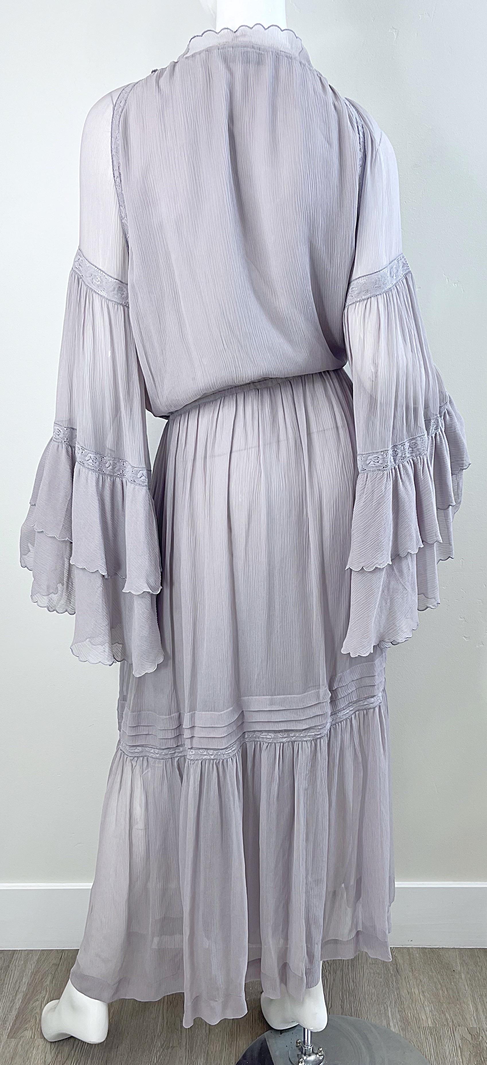 ETRO Resort 2020 - Robe longue à manches cloche en mousseline de soie grise de style bohème, années 70 en vente 10