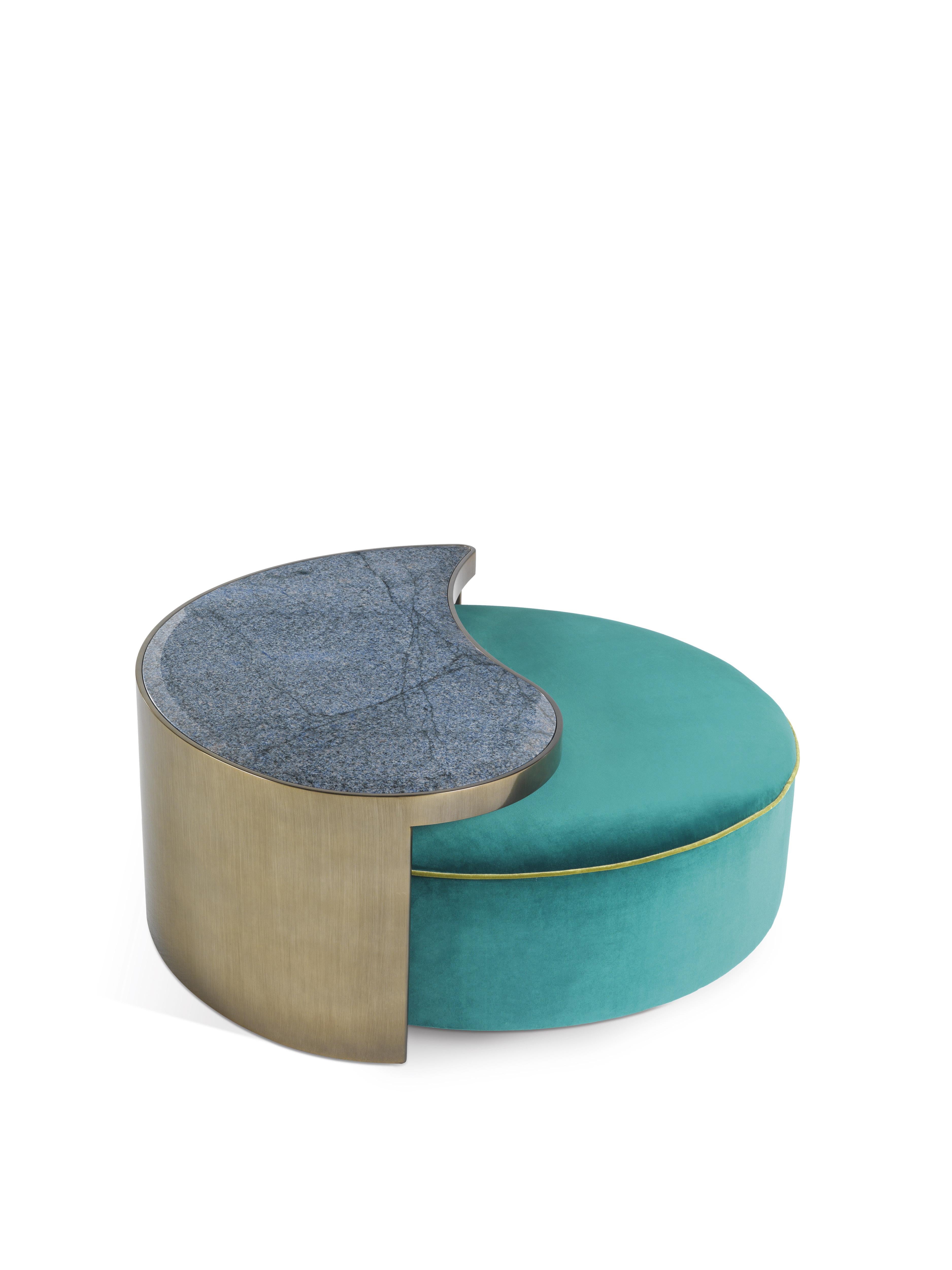 The harmony of two different elements comes together in a mystic hug, like in the Yin and Yang symbol. The softness of the pouf meets the elegance and functionality of a table with a top in precious marble, creating a fascinating mix.

SHARP Pouf