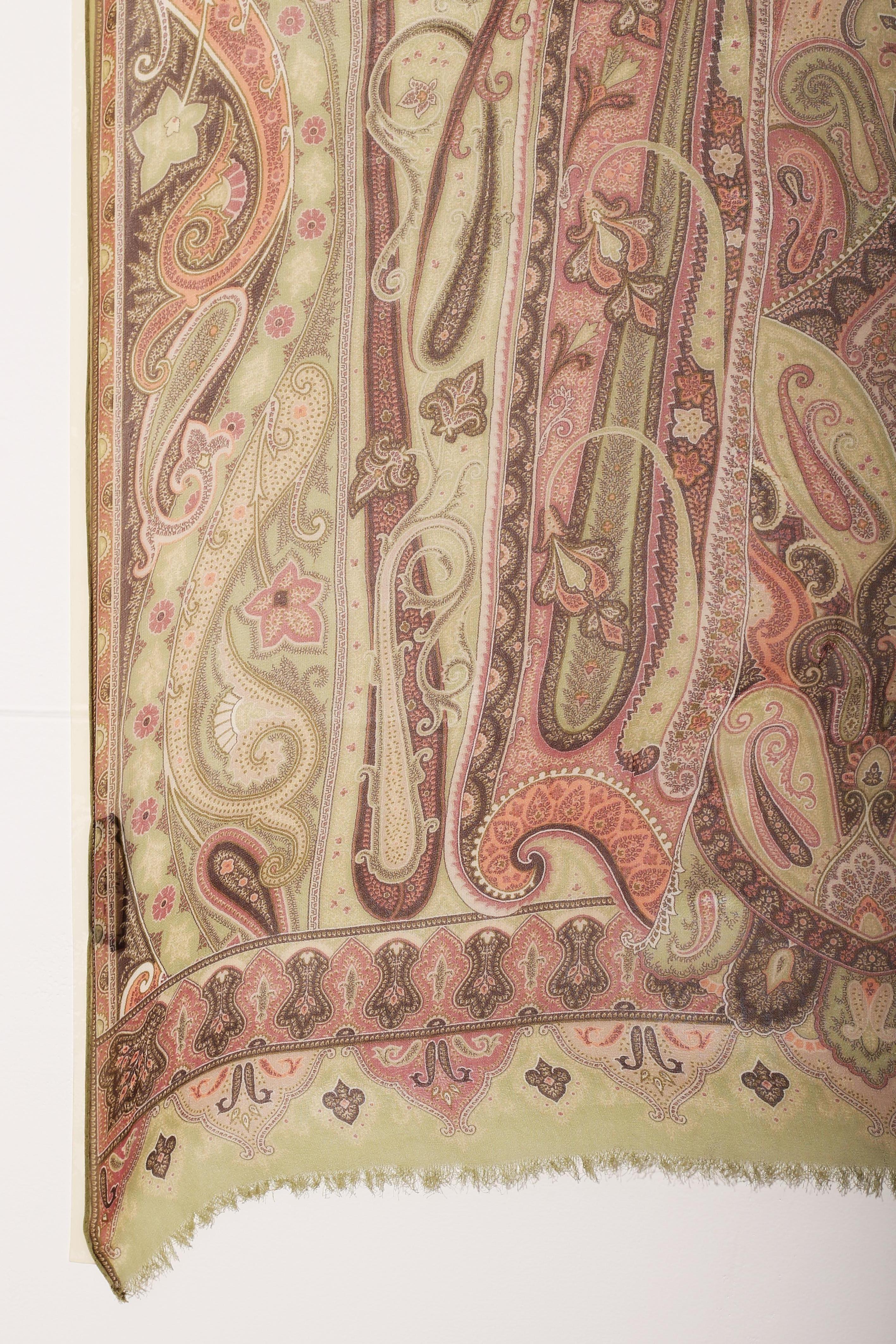  Etro Silk chiffon scarf swirling paisley patters in pastel greens In Good Condition For Sale In  Bilbao, ES