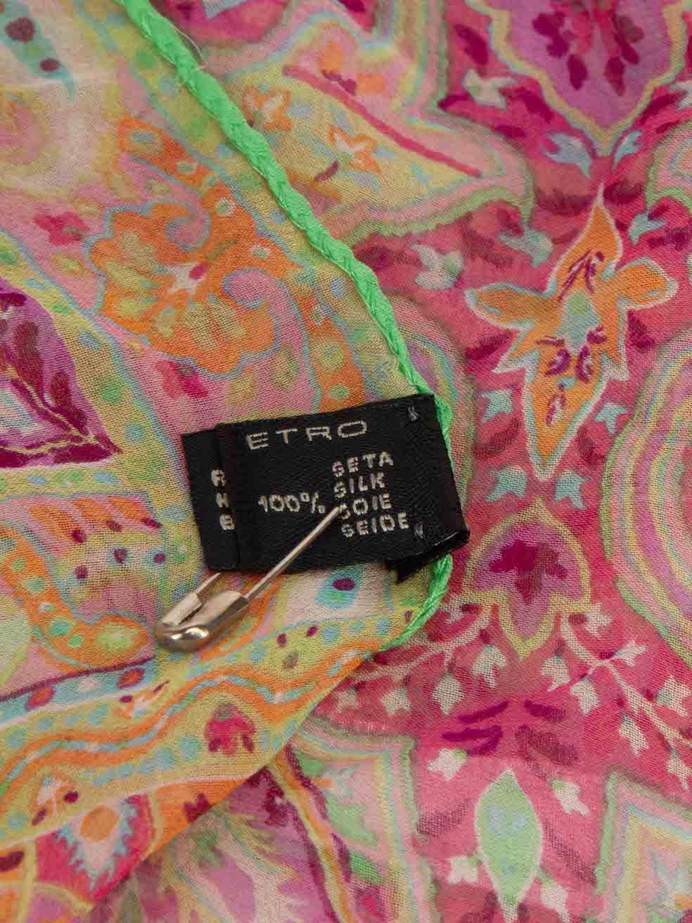 Bufanda de seda con estampado de cachemira y detalle de flecos Etro en Excelente estado para la venta en London, GB