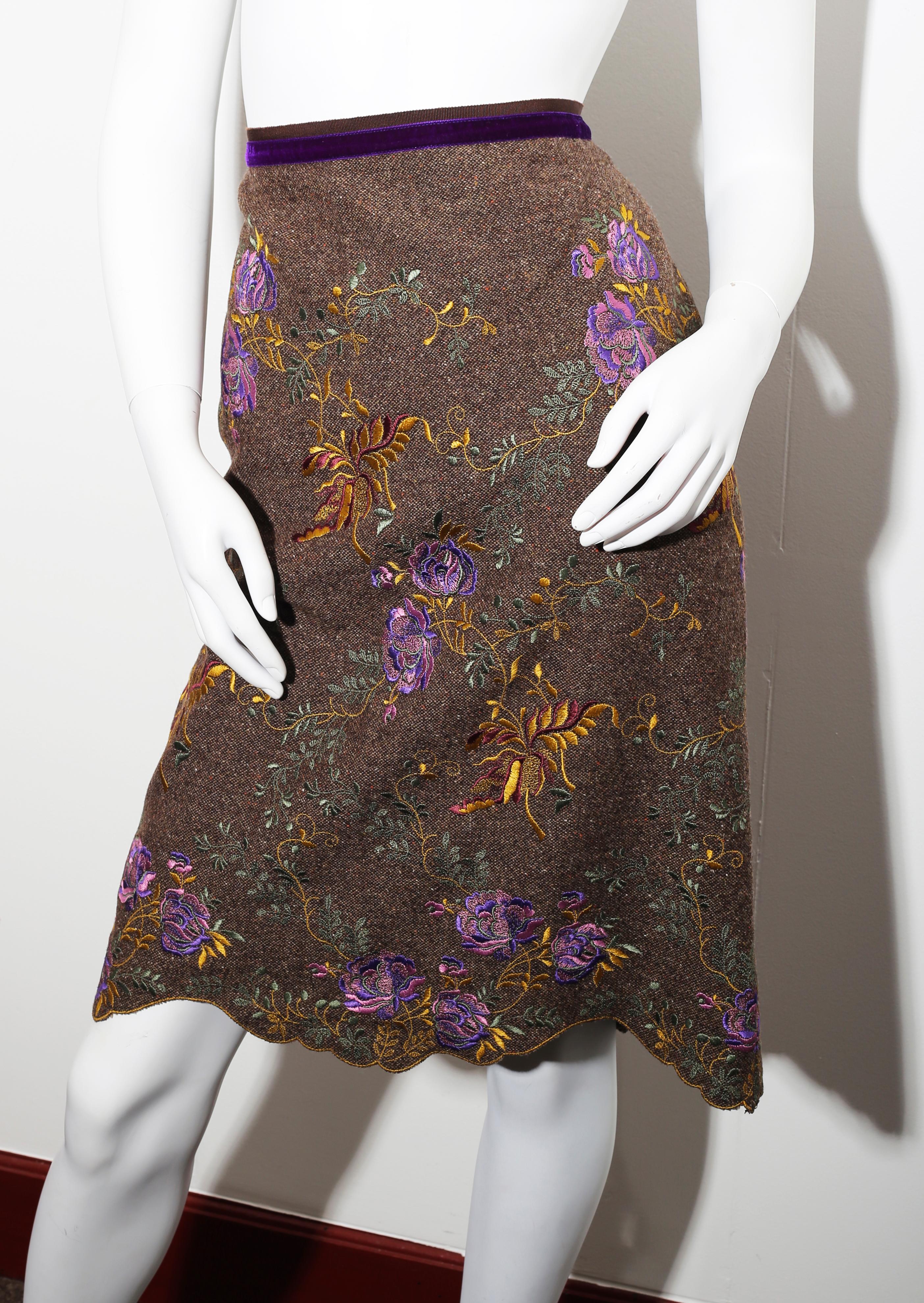 

Etro Silk velvet skirt with green skirt linen in swirling flower patterns in pastel bordeaux, black and beige colours. It’s crafted in Italy from gossamer silk chiffon and has fringed edges for an undone finish. Wear it over in winter season to