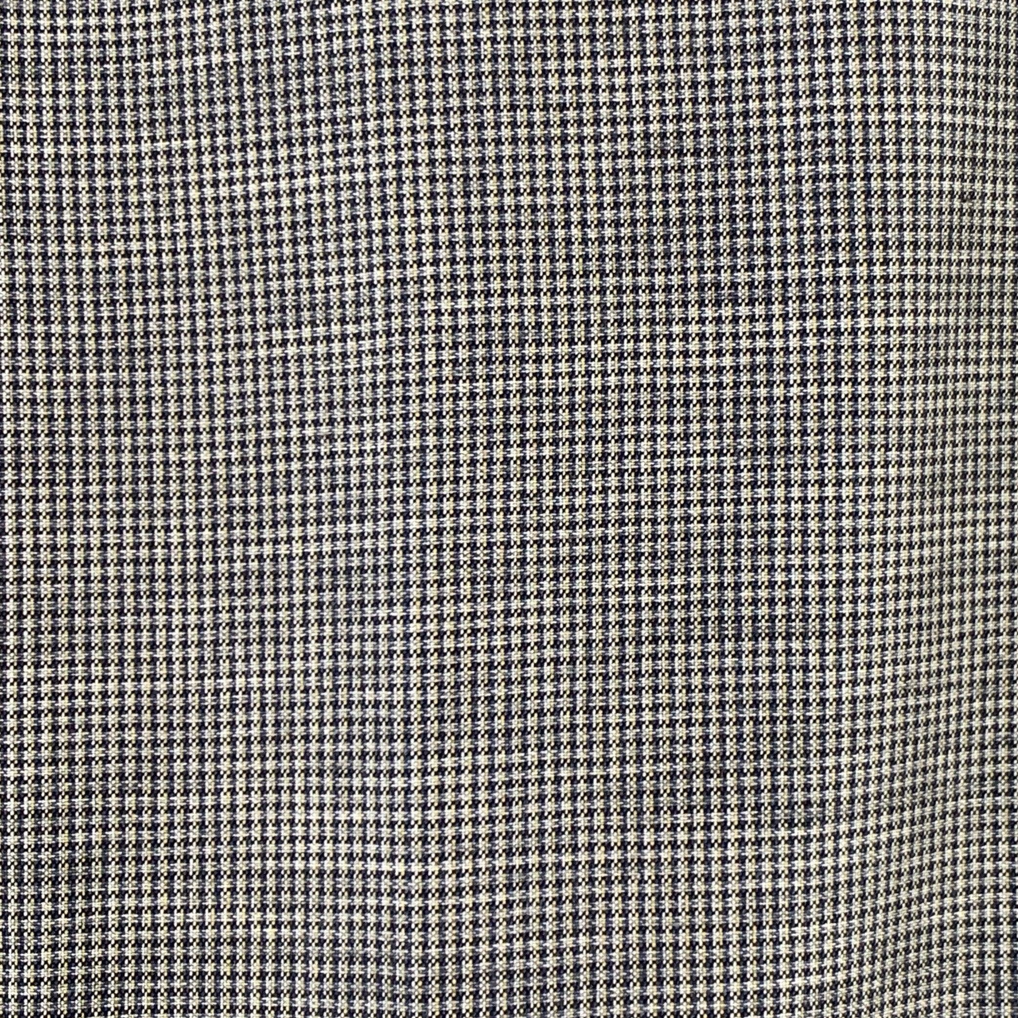 ETRO casual pants
in a black and grey wool cotton woven fabric featuring a houndstooth pattern, flat front style, contrasting olive green waistband, and zip fly closure. Made in Italy.Excellent Pre-Owned Condition. 

Marked:   IT 48 

Measurements: