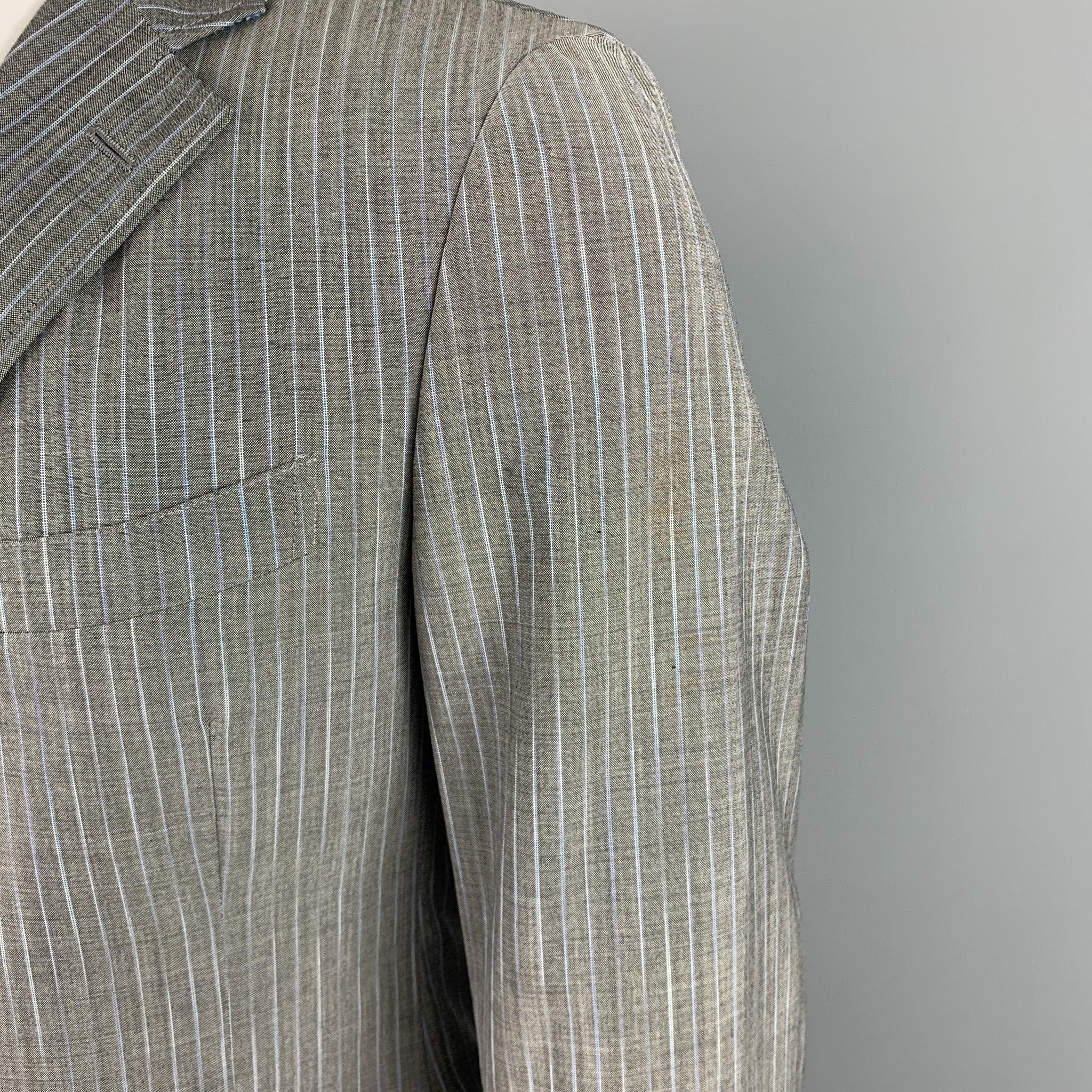 ETRO tailleur régulier gris à rayures en laine/mohair à revers clouté taille 38 Bon état - En vente à San Francisco, CA