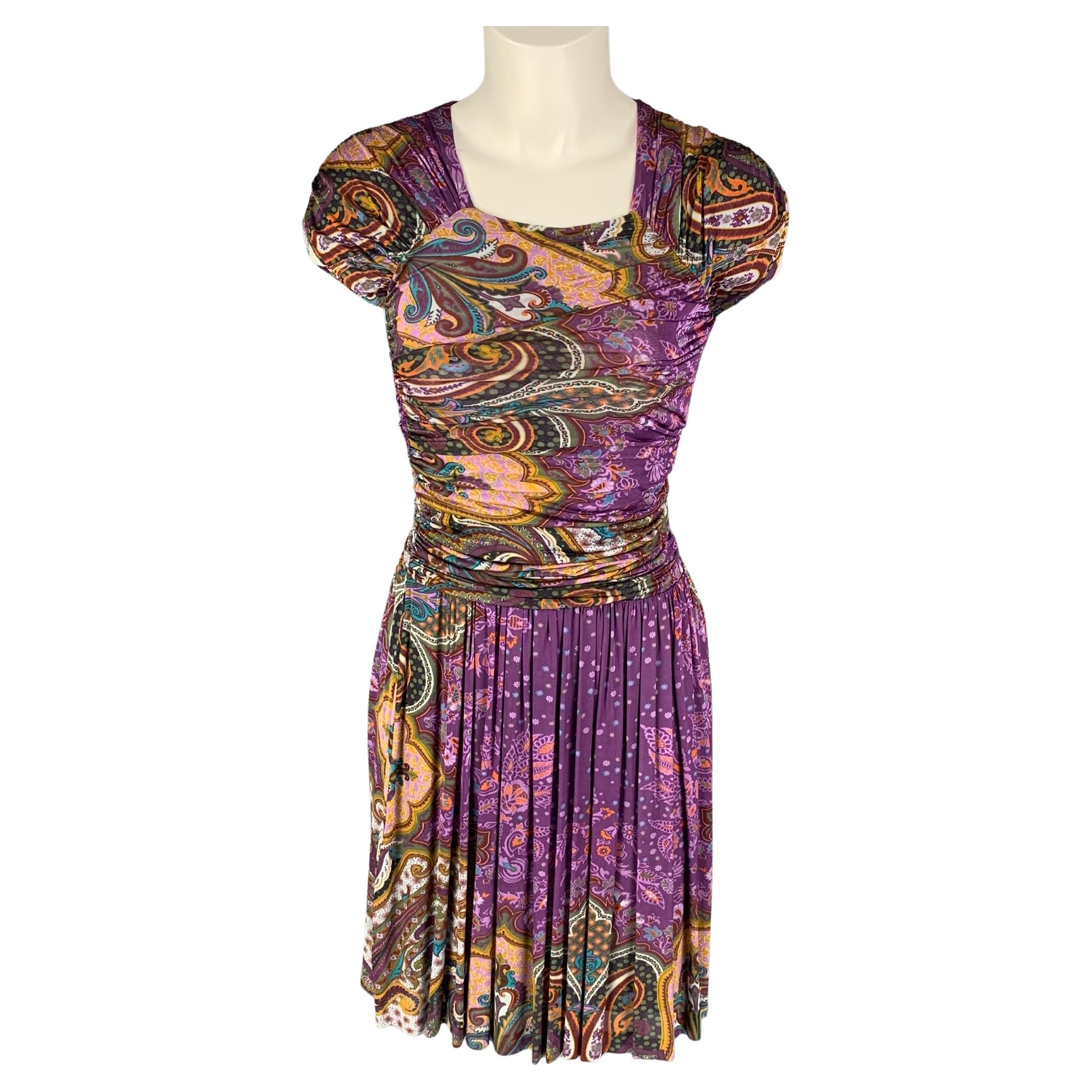 https://a.1stdibscdn.com/etro-size-4-purple-multi-color-viscose-paisley-sleeveless-dress-for-sale/v_1622/v_185722921677779747999/v_18572292_1677779748662_bg_processed.jpg