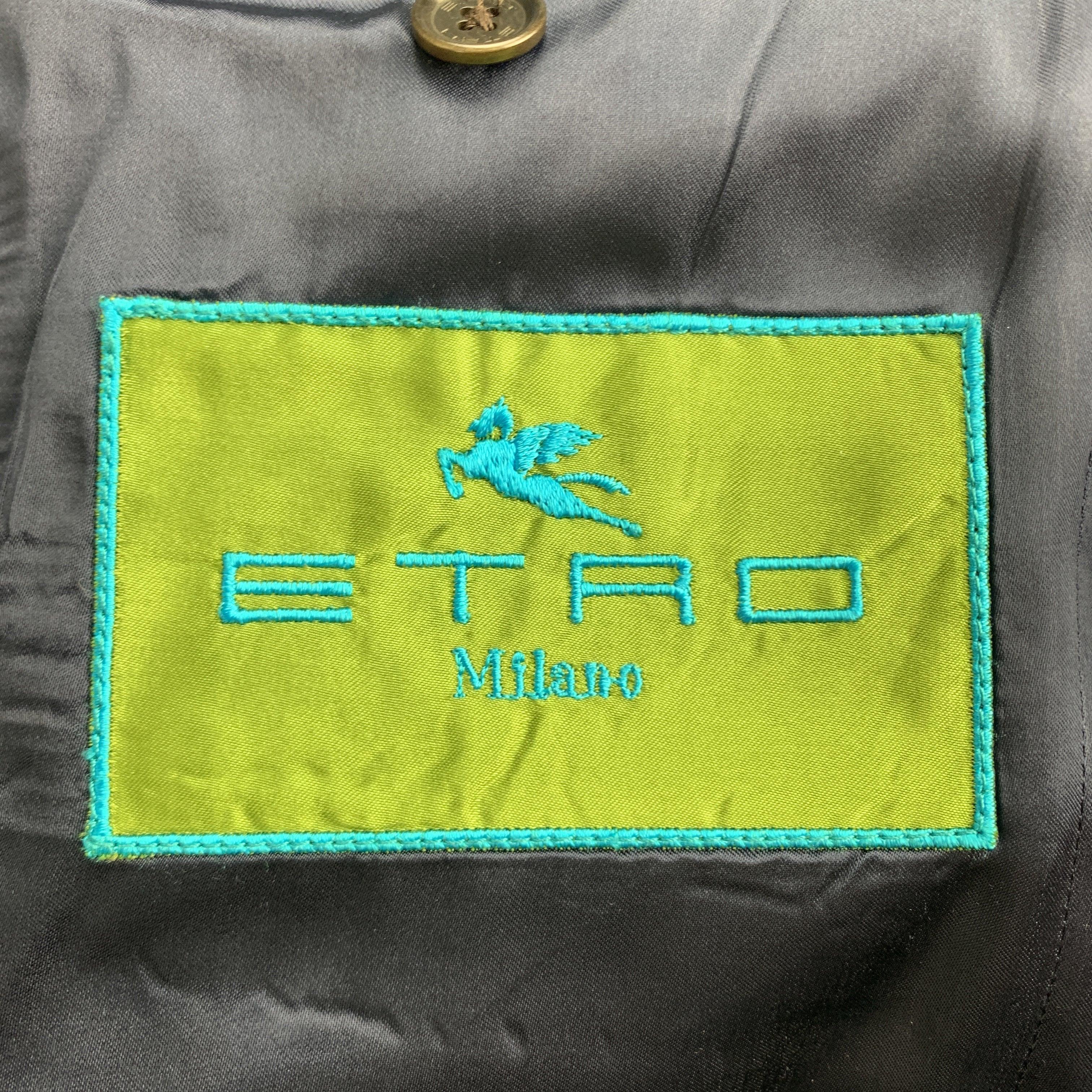 ETRO Taille 40 Navy Solid Wool Notch Tab Lapel Sport Coat en vente 3