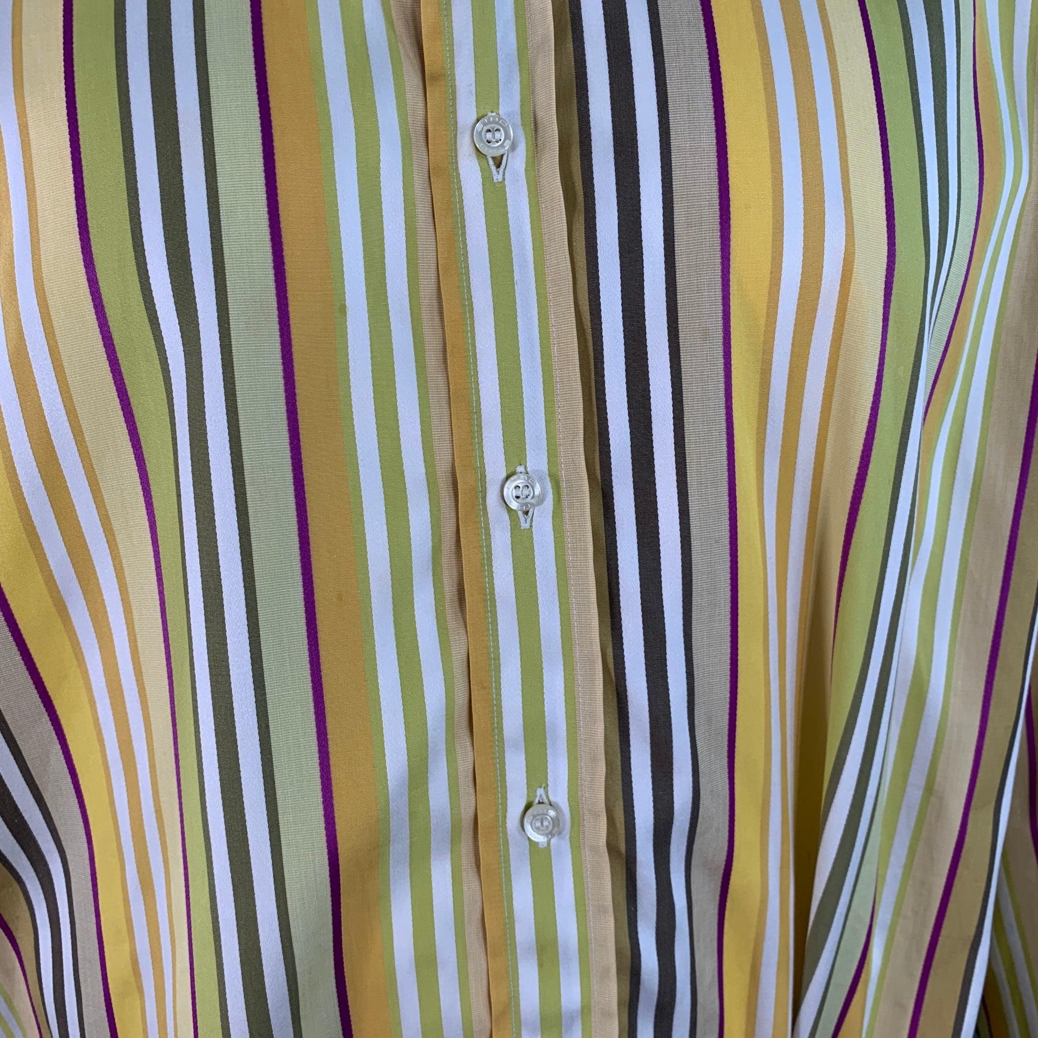 Etro taglia 44, camicia a maniche lunghe in cotone a righe bianche e verdi, con taglio curvo. in vendita 1