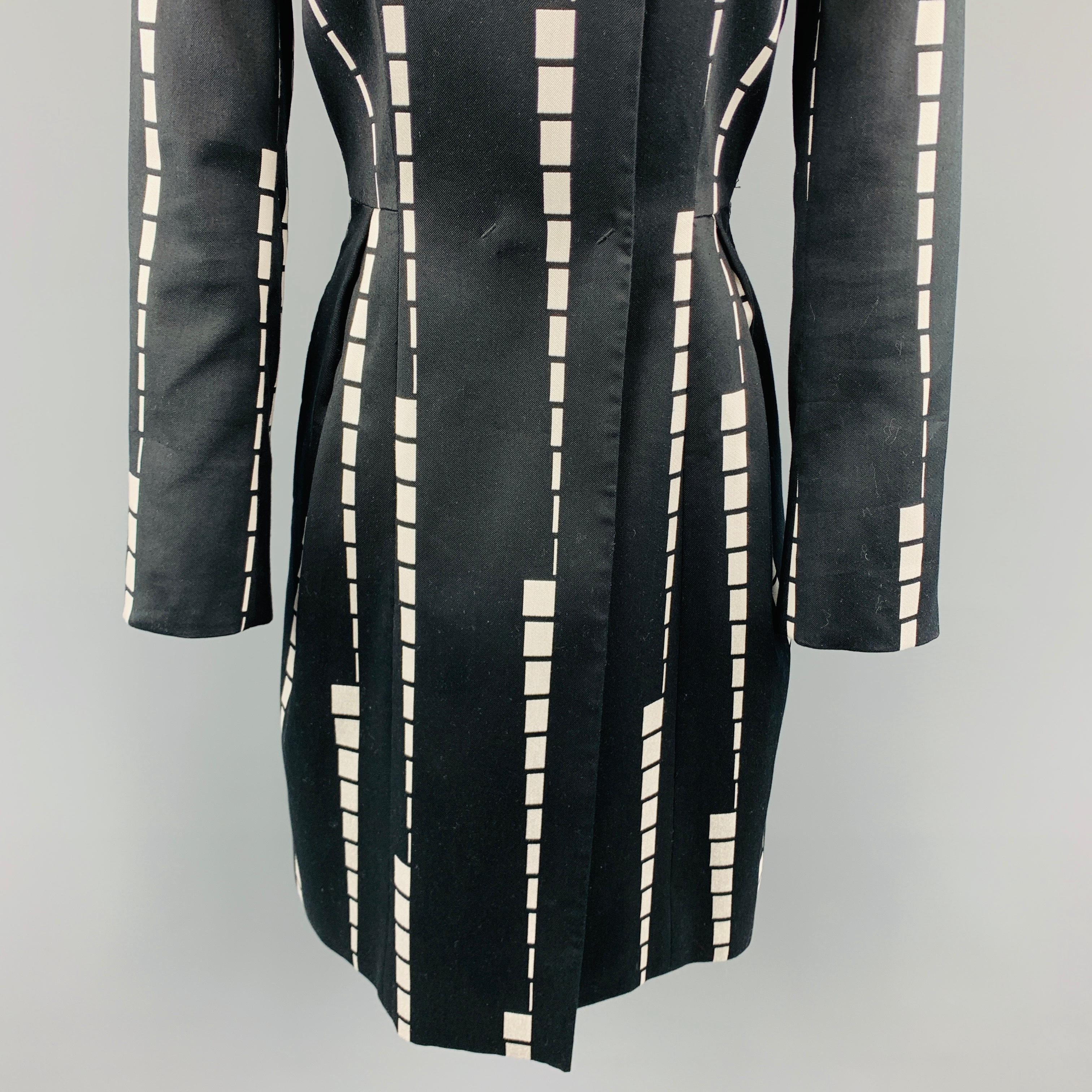 ETRO Size 6 Black & White Geometric Stripe V Neck PLeat Skirt Coat In Excellent Condition In San Francisco, CA