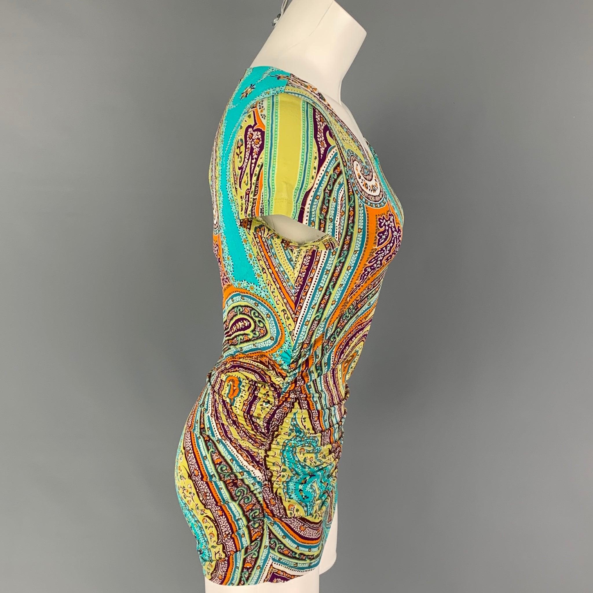 ETRO top comes in a turquoise / orange paisley viscose featuring ruched design and a wide neckline. Made in Italy.
Very Good
Pre-Owned Condition. 

Marked:   42 

Measurements: 
 
Shoulder: 15 inches  Bust: 30 inches  Sleeve: 6 inches  Length: 27