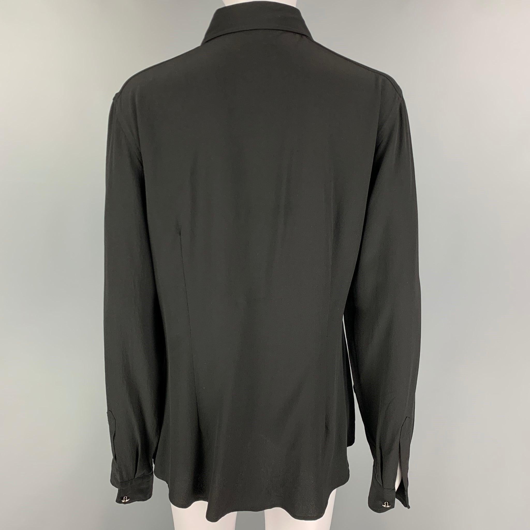 ETRO Größe M Schwarzes mehrfarbiges Seidenhemd mit Applikationen und Knopfleiste im Zustand „Hervorragend“ im Angebot in San Francisco, CA