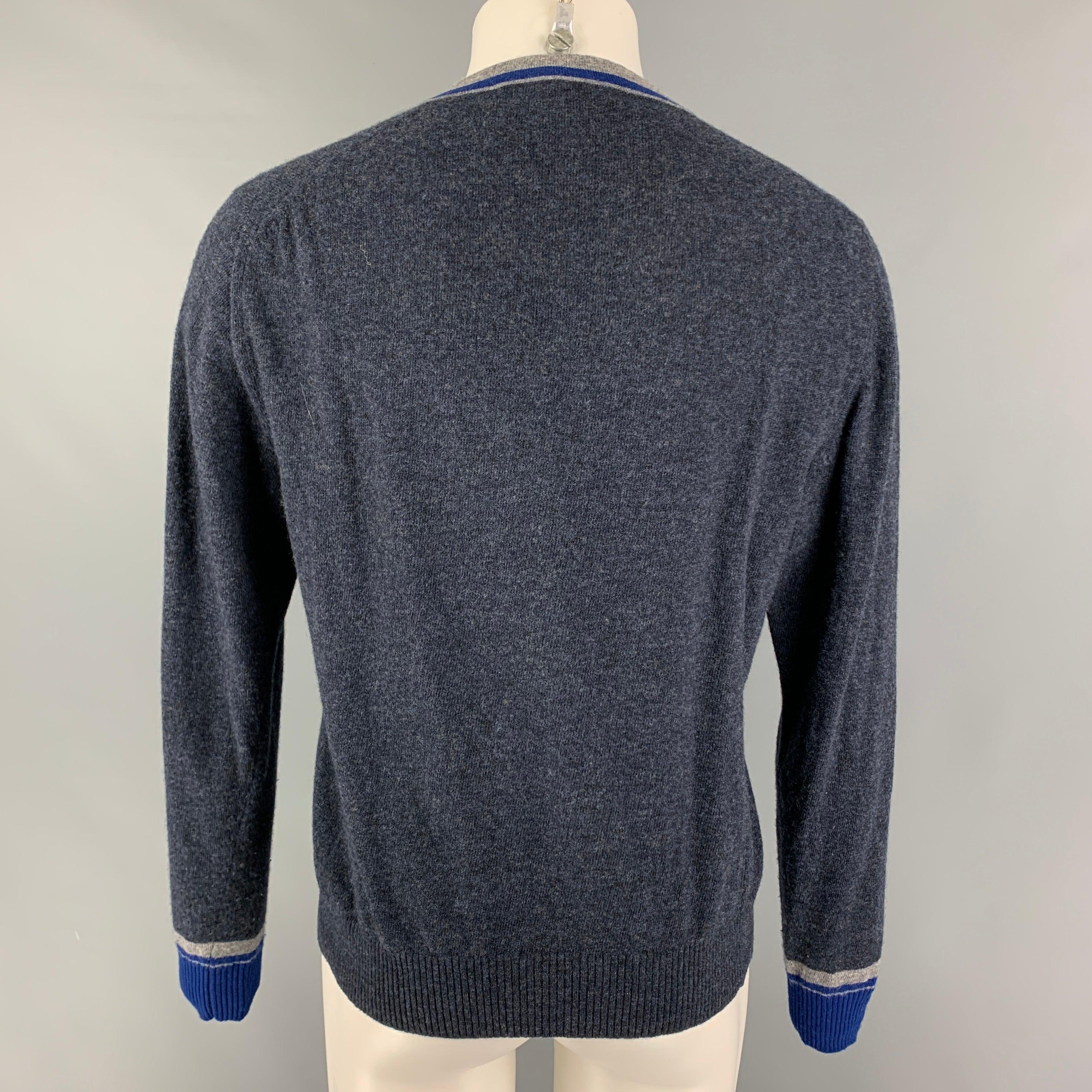 ETRO Size M Blue Gray Heather Wool V-Neck Pullover In Good Condition For Sale In San Francisco, CA