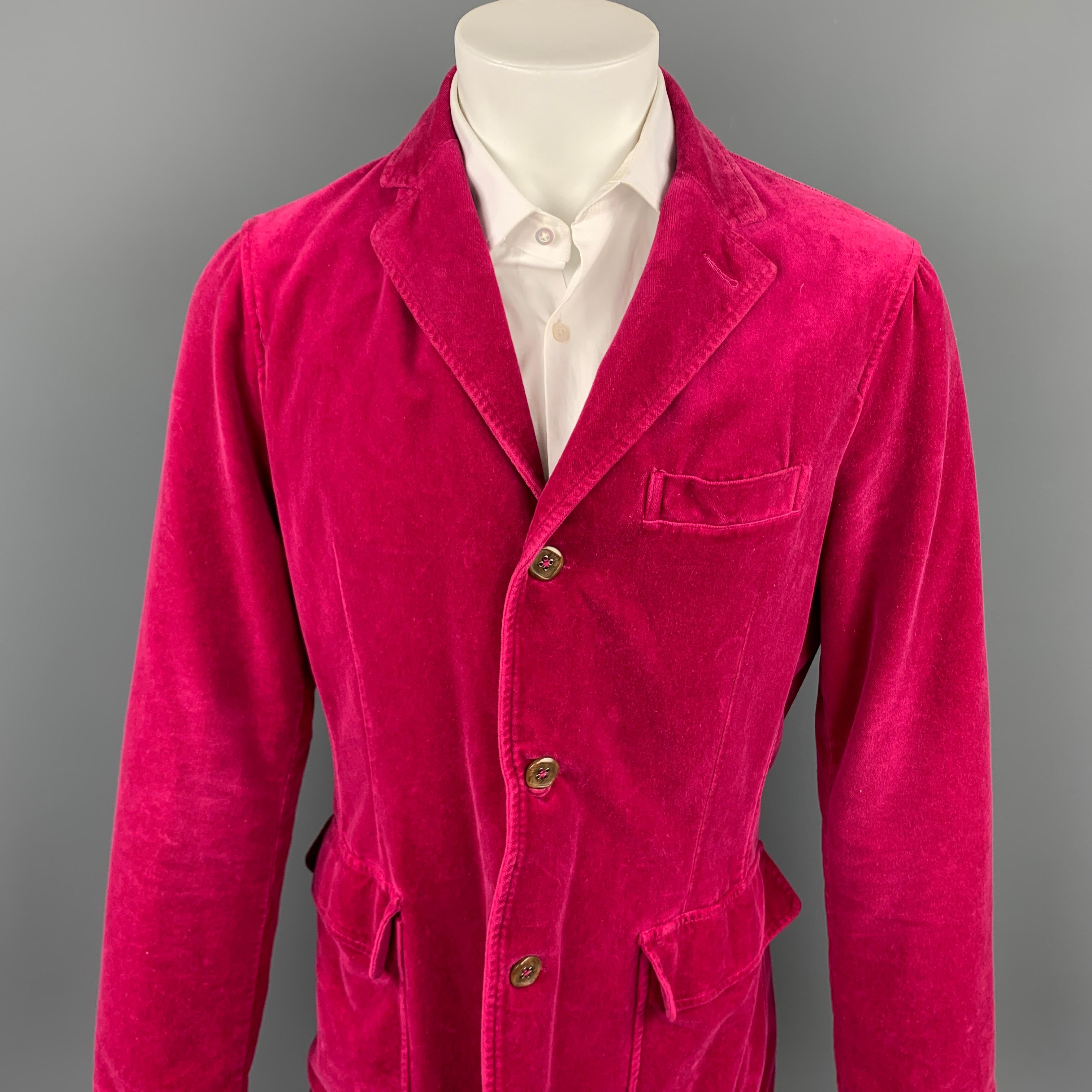 ETRO sport coat comes in a fuchsia cotton velvet with no liner featuring a notch lapel, flap pocket, and a three button closure. Made in Italy.

Very Good Pre-Owned Condition.
Marked: M

Measurements:

Shoulder: 18 in.
Chest: 40 in.
Sleeve: 25.5