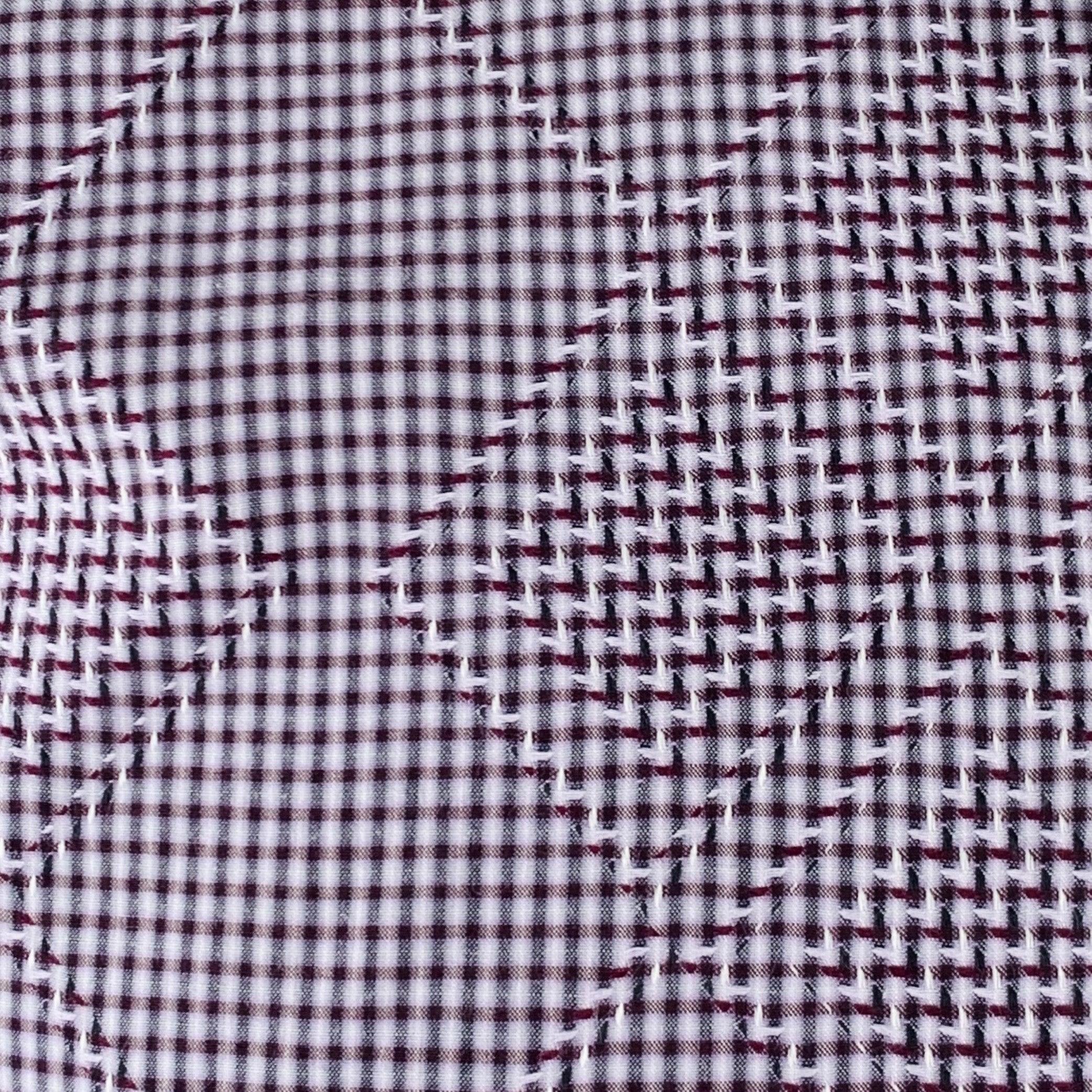 Camicia a maniche lunghe Etro
in tessuto di cotone viola e bianco con motivo a quadri e dettagli a punto croce, colletto aperto e chiusura con bottoni. Made in Italy. Eccellente condizione di usato. 

Contrassegnato:   40 

Misure: 
 
Spalla: 16