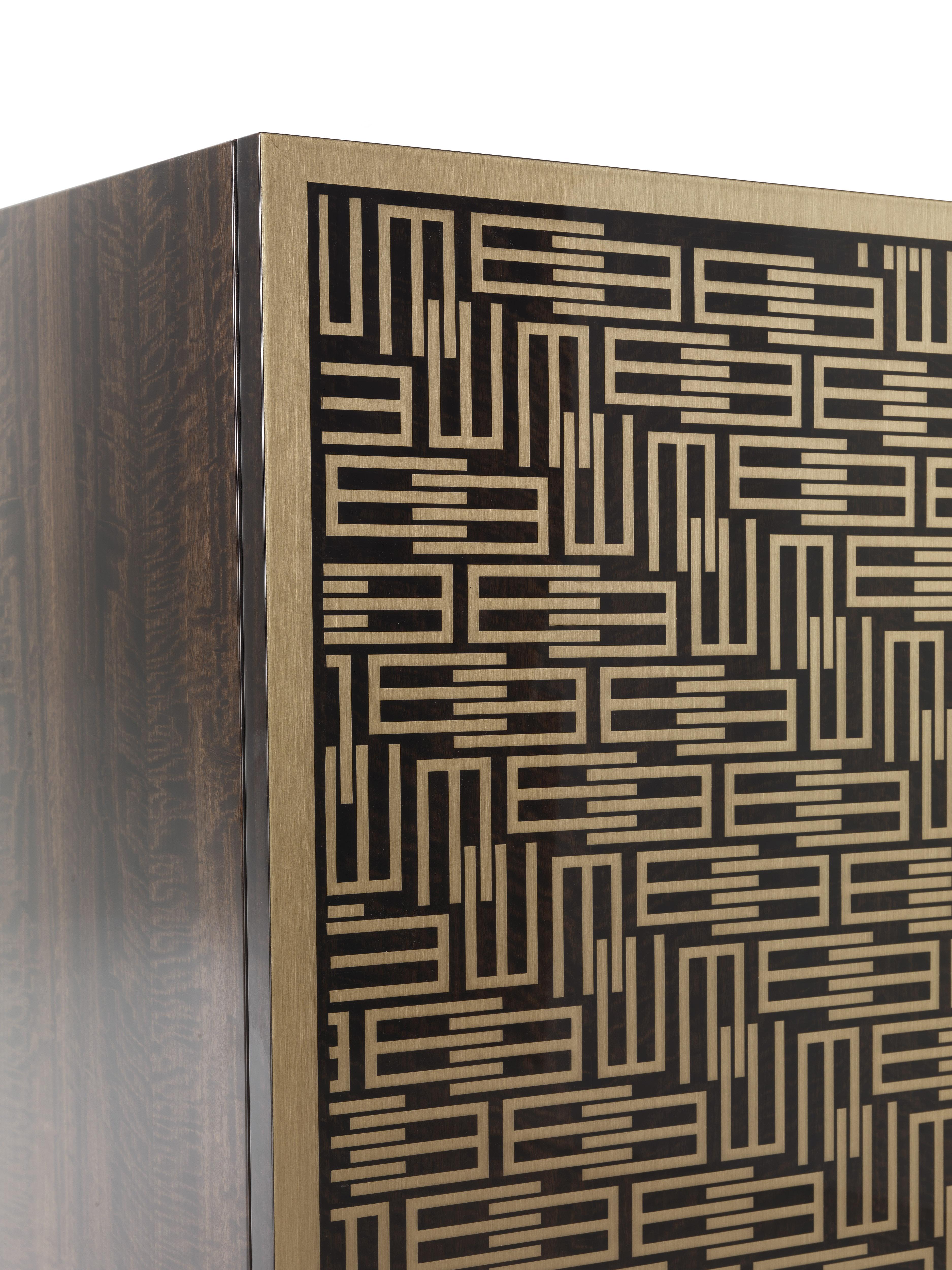Tibesti-Schrank aus Holz und poliertem Messing des 21. Jahrhunderts von Etro Home Interiors (Moderne)