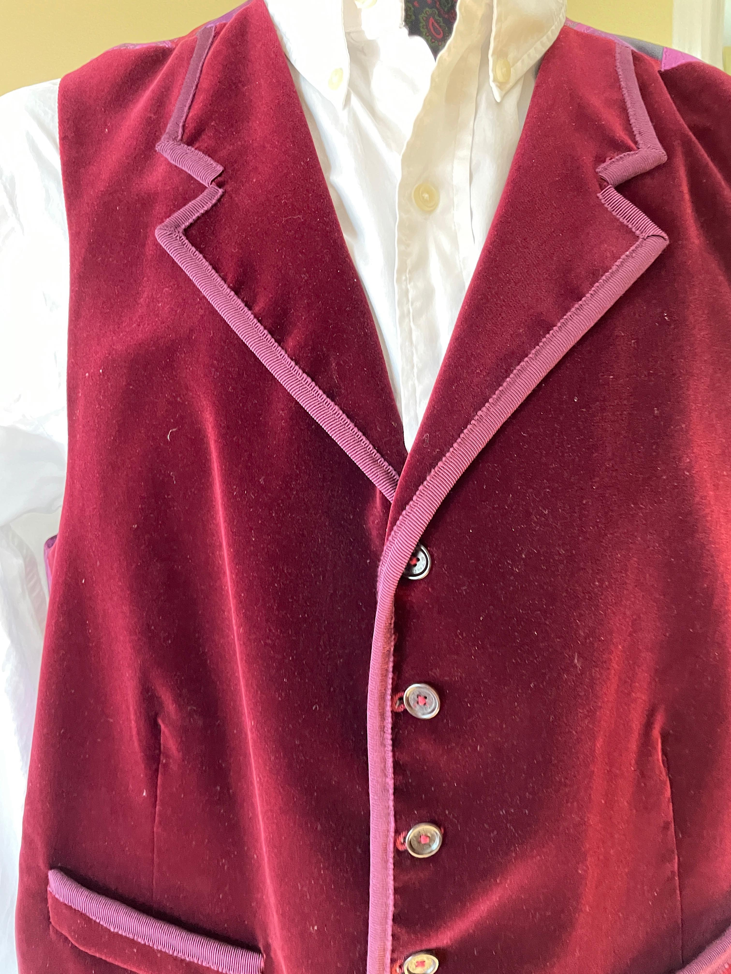 Etro Vintage Red Velvet Mens Vest with Silk Lining 
 Sz 54 , runs large
Chest 44