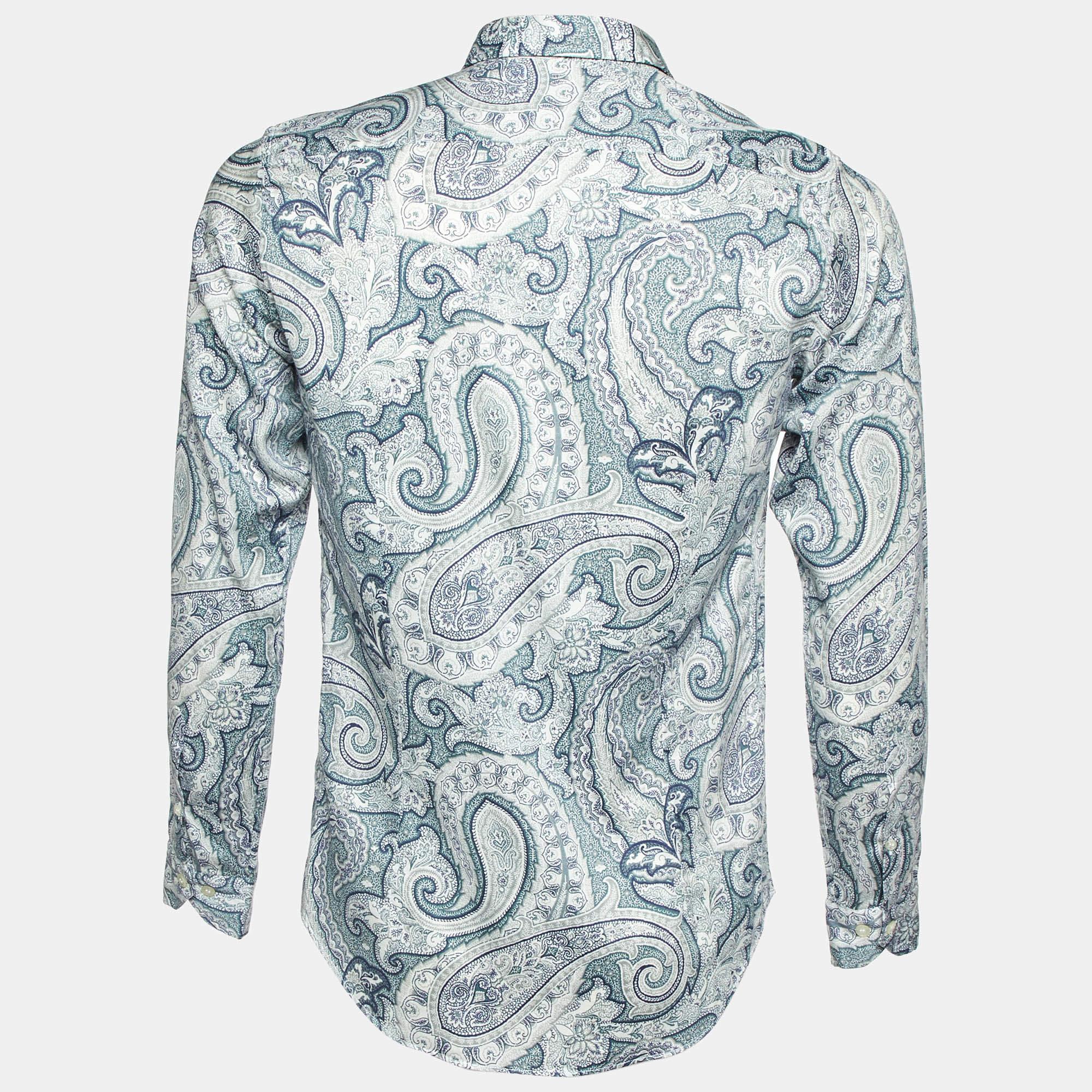 Le camicie sono una parte indispensabile del guardaroba.  Per questo motivo, questo marchio ti offre una creazione versatile ed elegante. È stato realizzato con materiali di qualità in una tonalità versatile. La camicia è caratterizzata da elementi