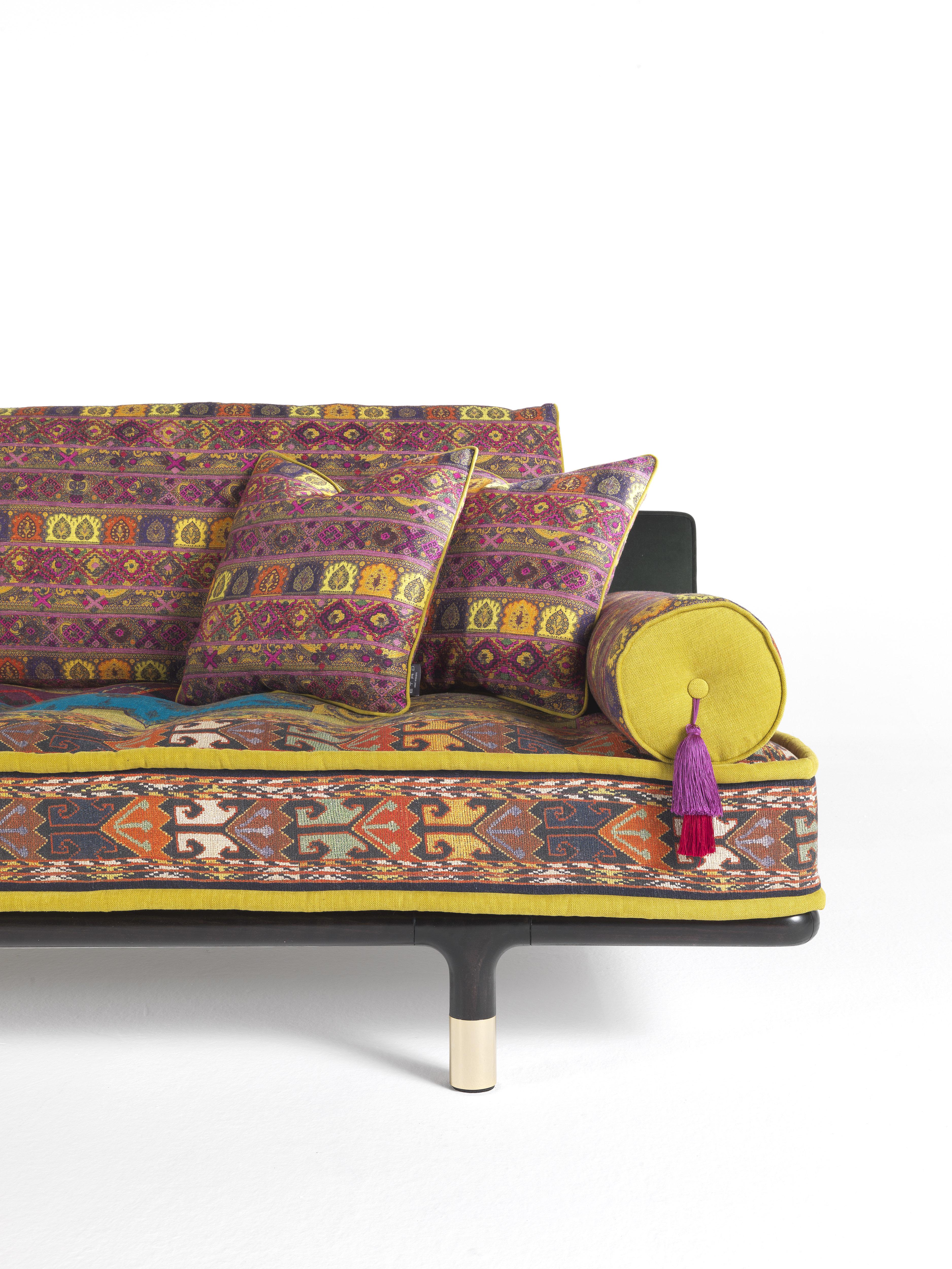Woodstock Karnevals-Sofa aus Samt und Holz von Etro Home Interiors, 21. Jahrhundert (Moderne) im Angebot