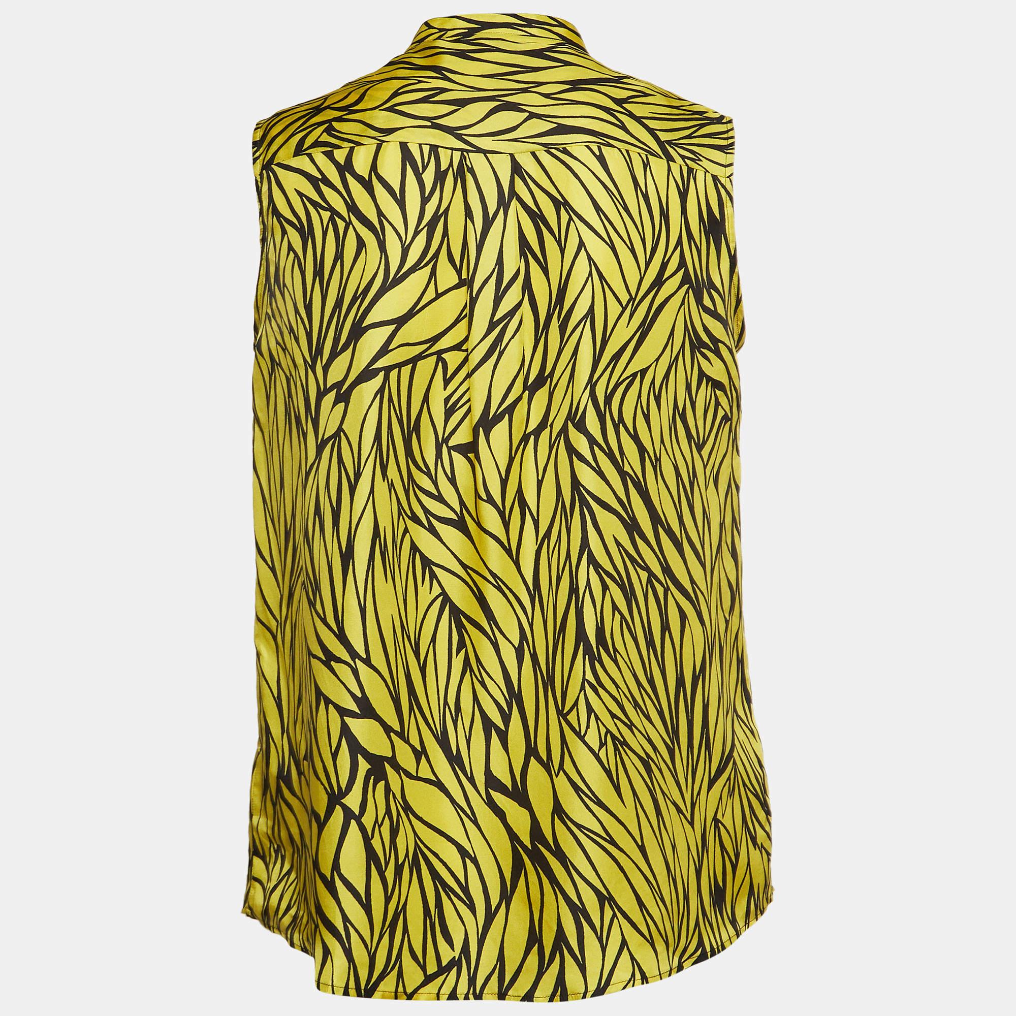 Careful tailoring quality materials and elegant cuts make this Etro top a piece to cherish It comes in a classic design to be easy to style.
