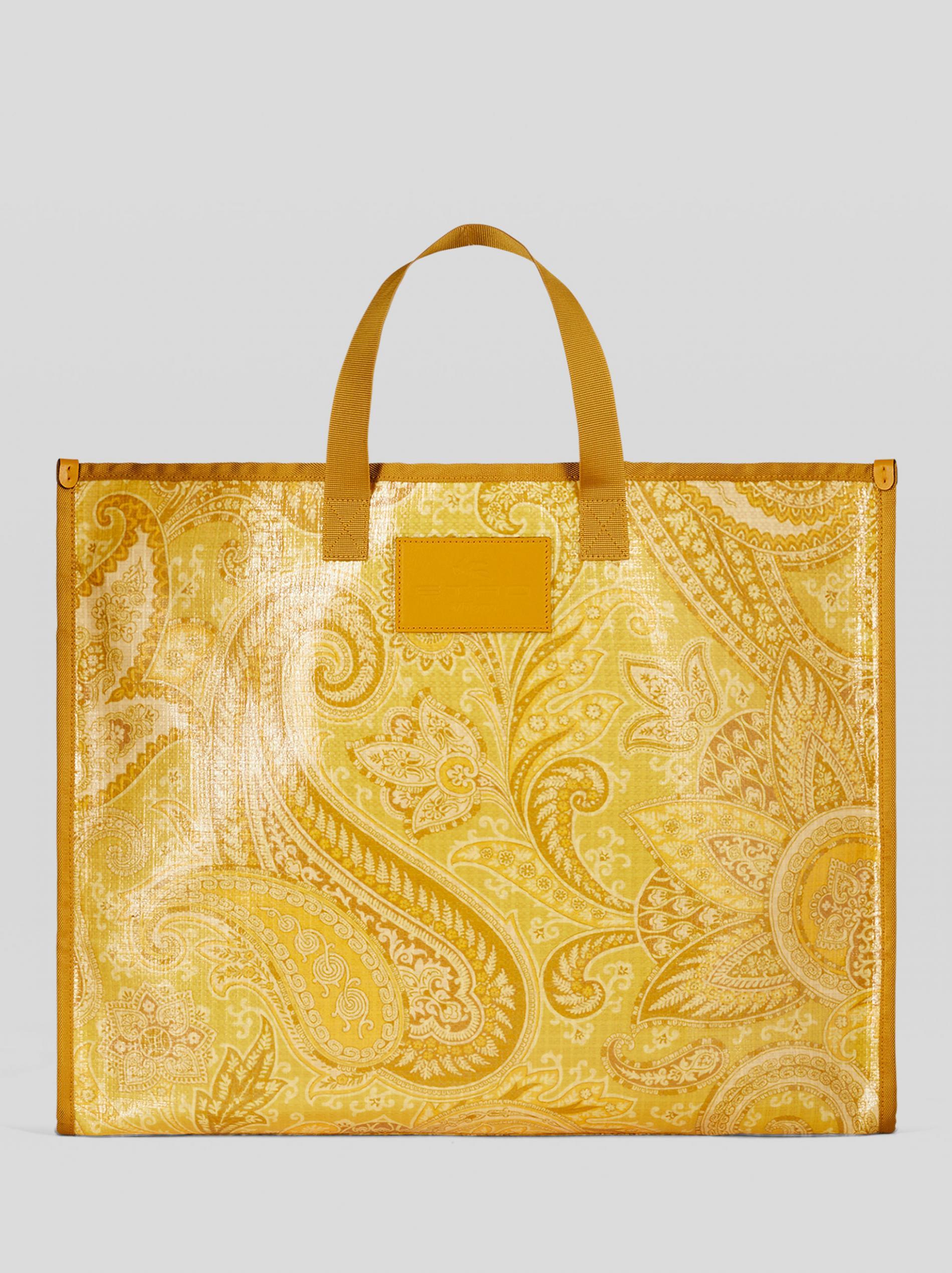 Gelbe Tote Bag aus Nylon mit Paisleydruck und Logoaufdruck von ETRO mit Logoaufnäher auf der Vorderseite, zwei Griffen an der Oberseite, Hauptfach, Logoaufnäher innen und Innentasche mit Reißverschluss. Perfekt für jeden Tag oder einen Tag am