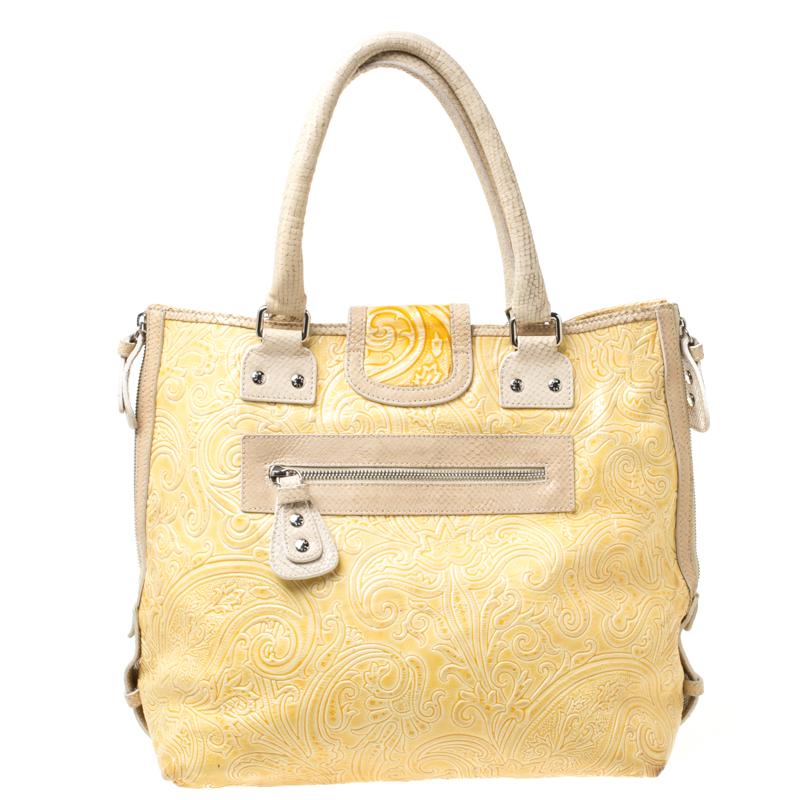 Etro Yellow Paisley Embossed Patent Leather Tote In Good Condition For Sale In Dubai, Al Qouz 2