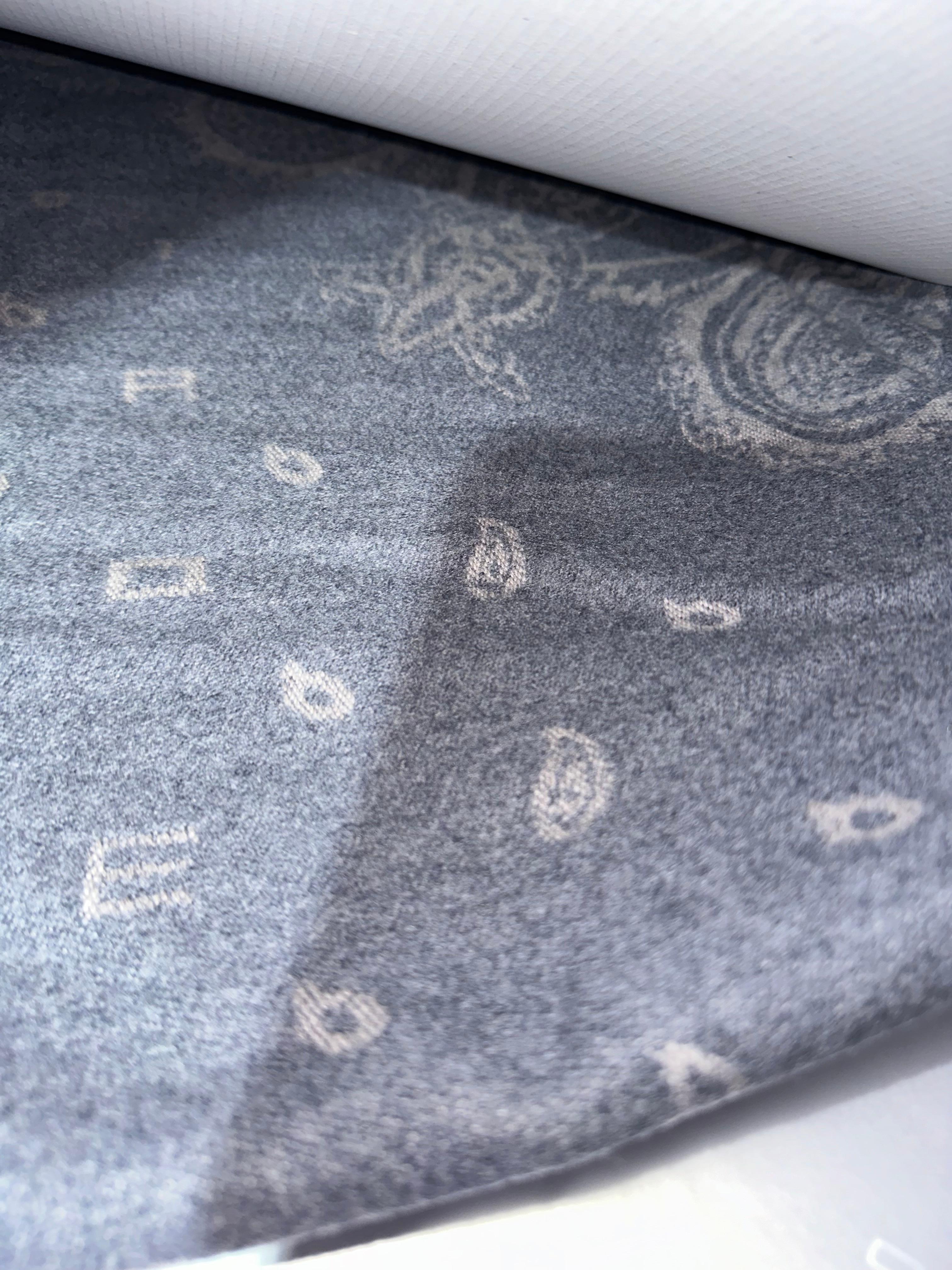 Manta de lana Etro Yotei, Gris, Italia Siglo XXI y contemporáneo en venta