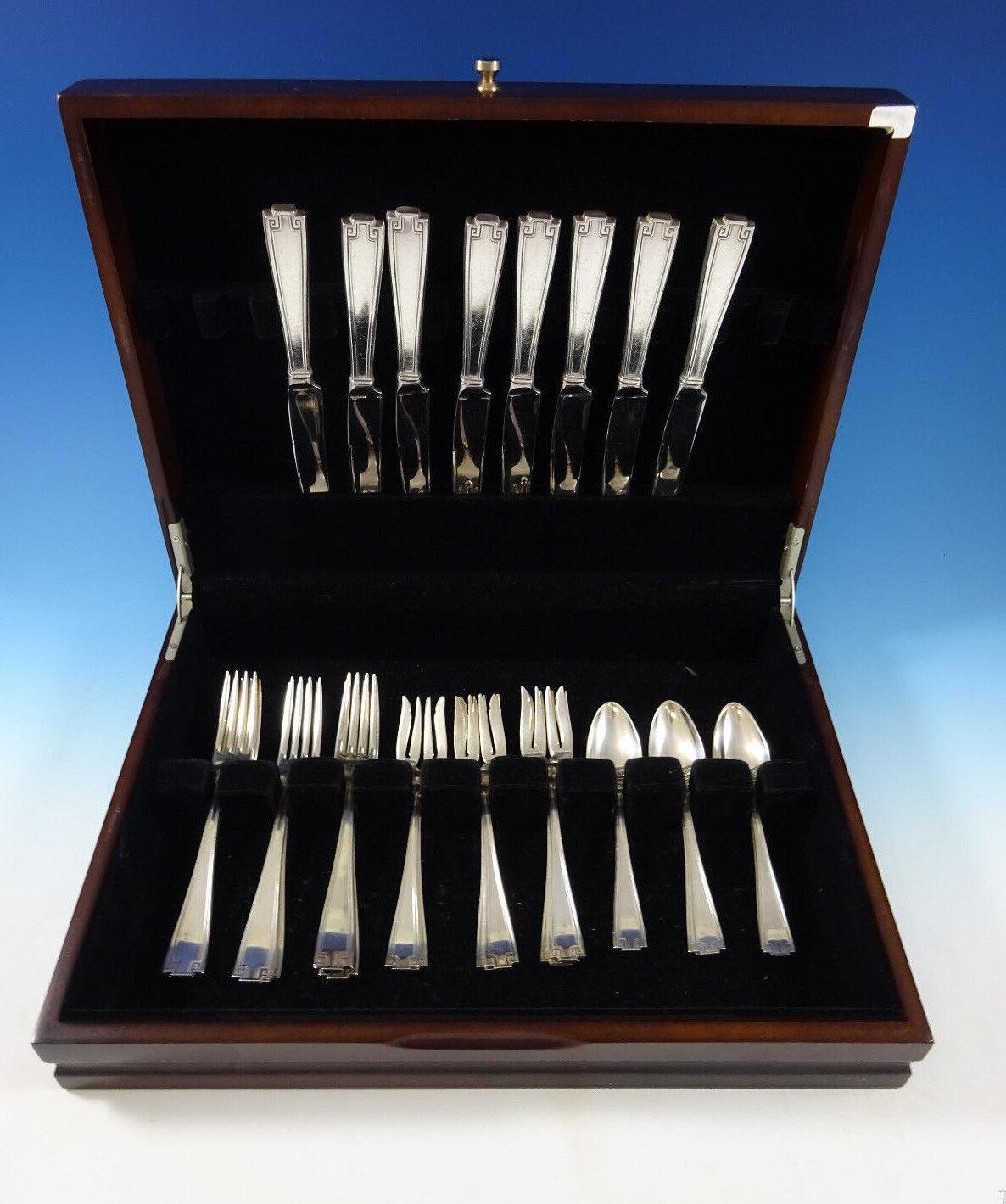 Vintage Gorham Sterling Silberbesteck in der Etruscan Muster mit einem Art-Deco-Stil Greek Key Design Obwohl dieses Muster wurde im Jahr 1913 veröffentlicht, kann man sehen, dass es ein Vorläufer für die Art-Deco-Designs, die es folgen