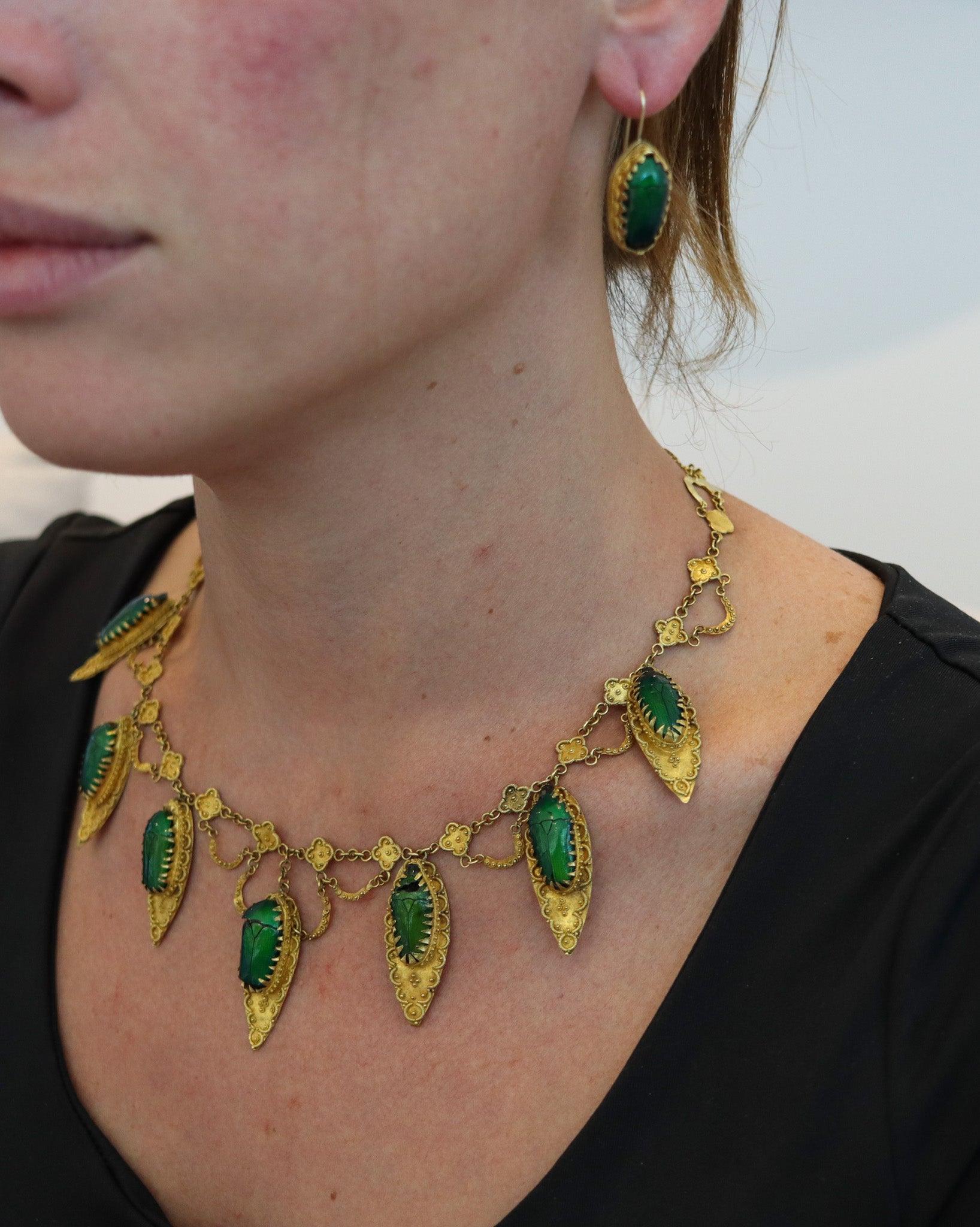Collier feston victorien étrusque de 1870 en or 19 carats en vente 3