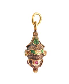 ETRUSCAN REVIVAL 1900 Breloque pendentif en or 18Kt émaillé français avec rubis