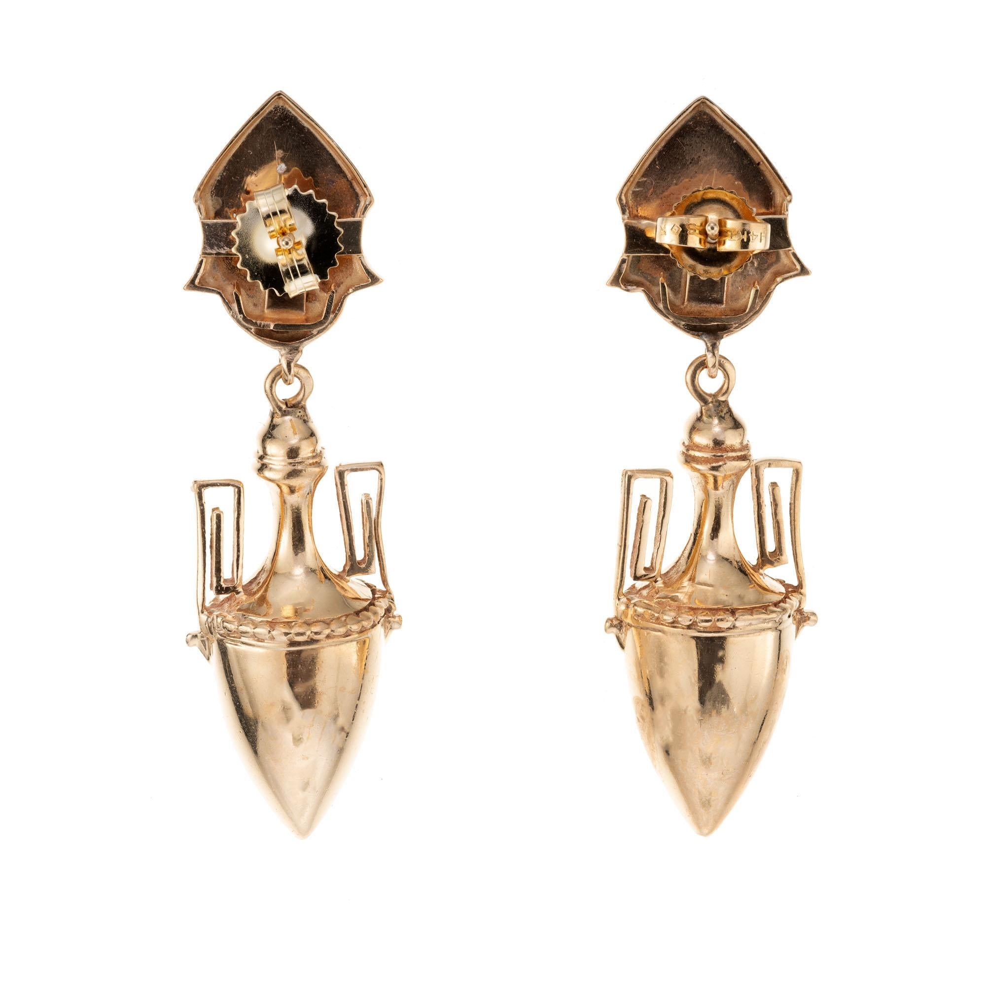 Etruscan Revival 19th Century Yellow Rose Gold Dangle Earrings In Good Condition For Sale In Stamford, CT