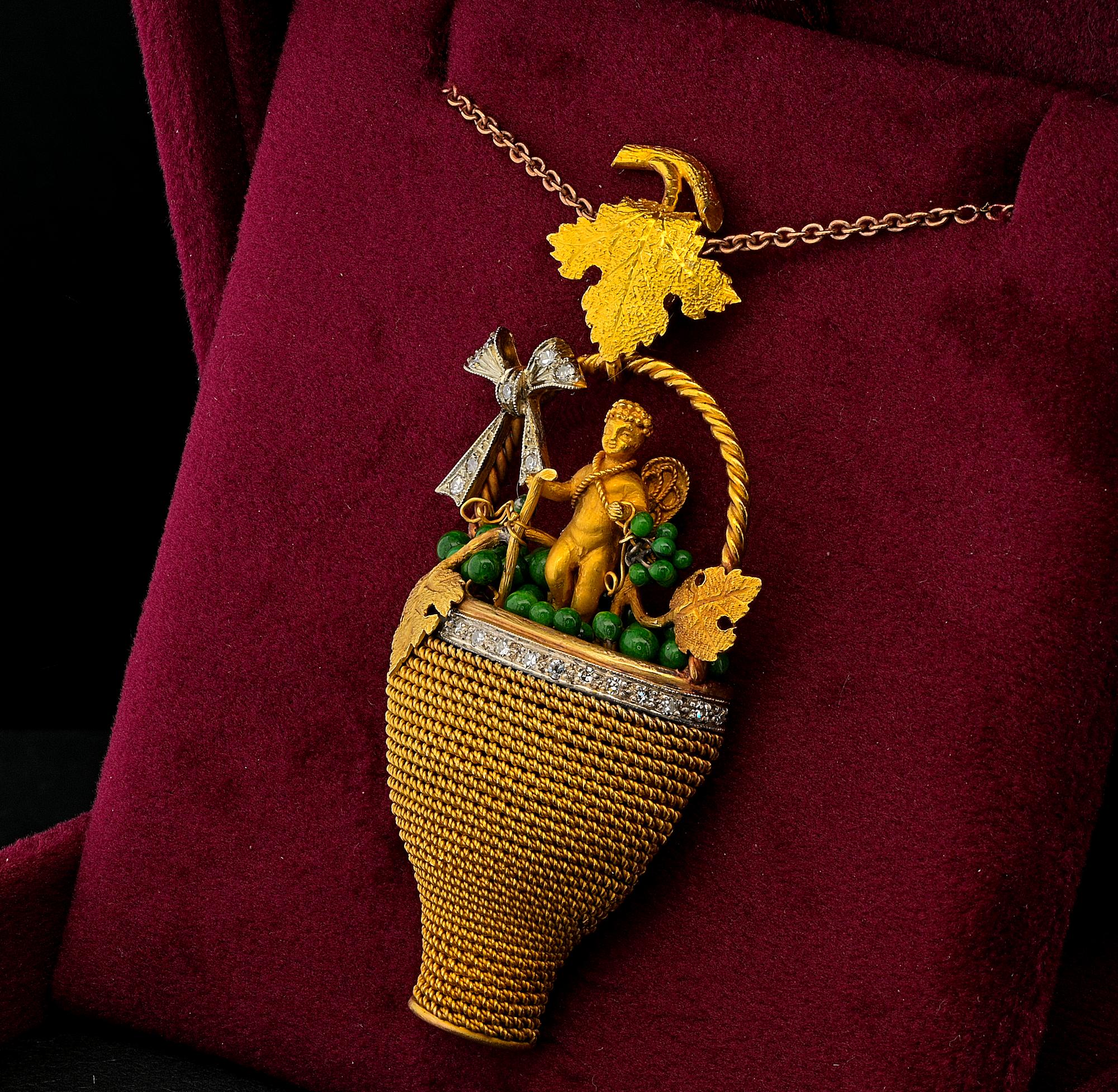 da uomo o donna Ciondolo etrusco revival Bacchus Allegory Amazing 18 KT Diamond Enamel Rare in vendita