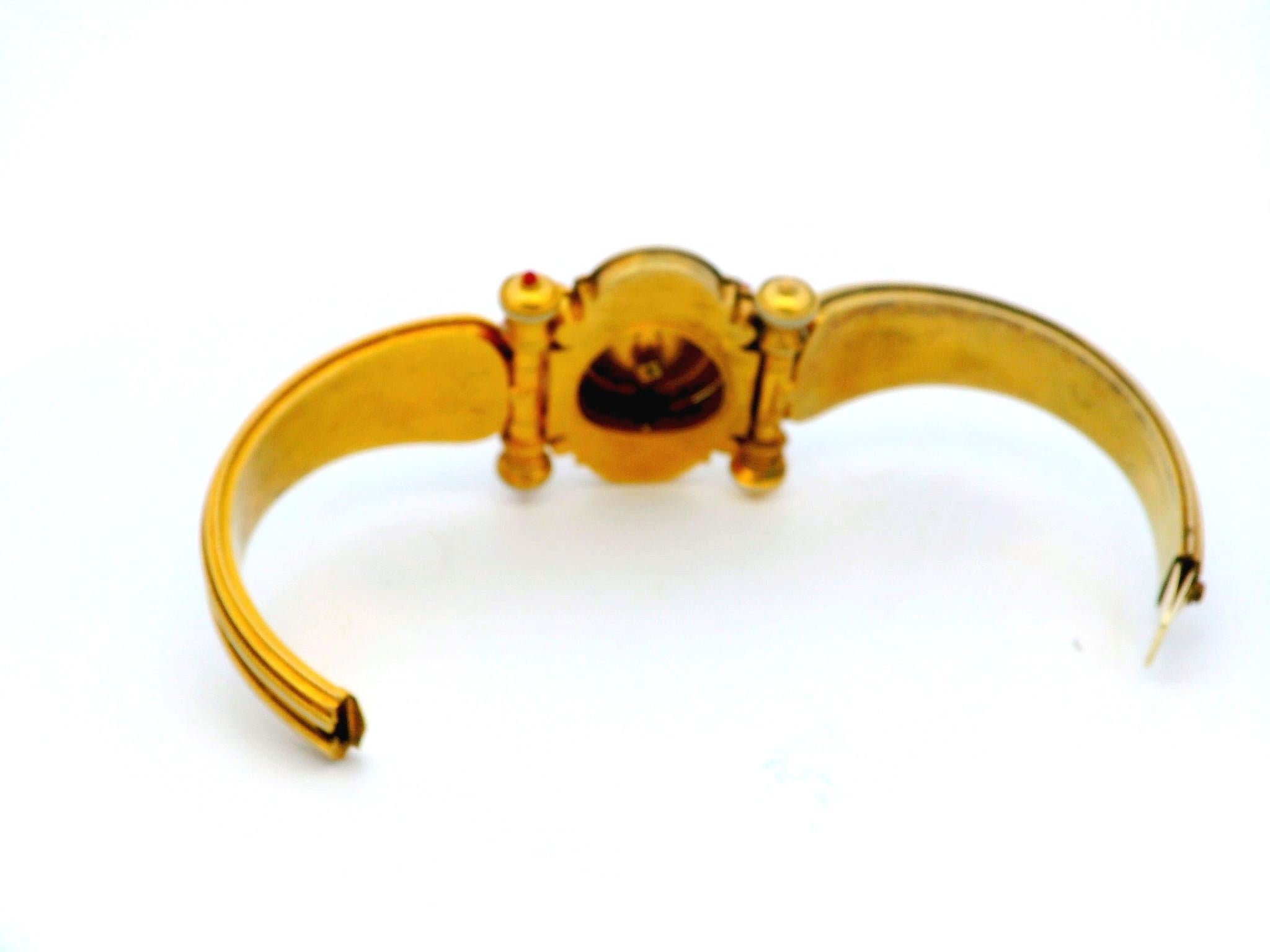 Néo-étrusque Centre de diamant taillé en rose en émail coral/iv de style néo-étrusque en vente