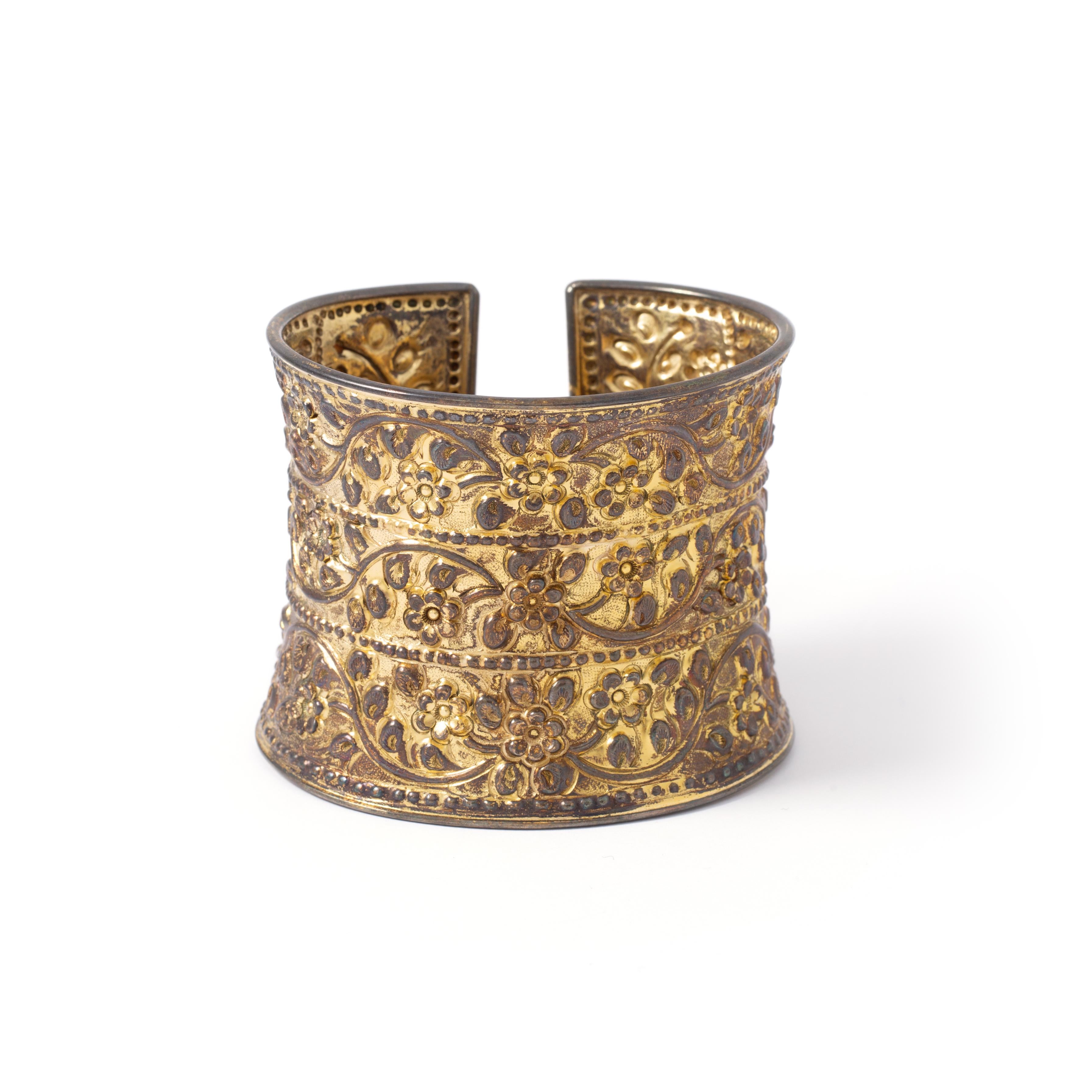 Etruscan Revival Cuff In Good Condition For Sale In Geneva, CH