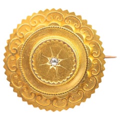 Broche à médaillon en diamant de style Revive étrusque Circa 1880