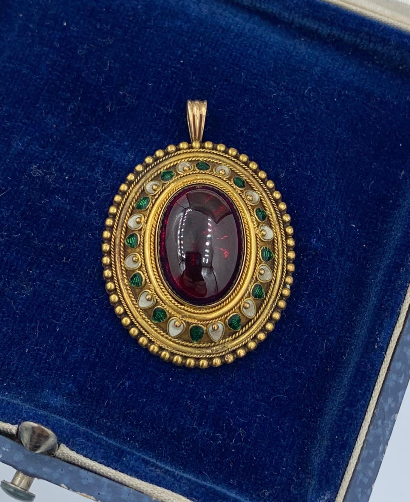 Etruscan Revival Garnet Enamel Gold Pendant Necklace Circa 1860 Museum Quality In Excellent Condition For Sale In New York, NY
