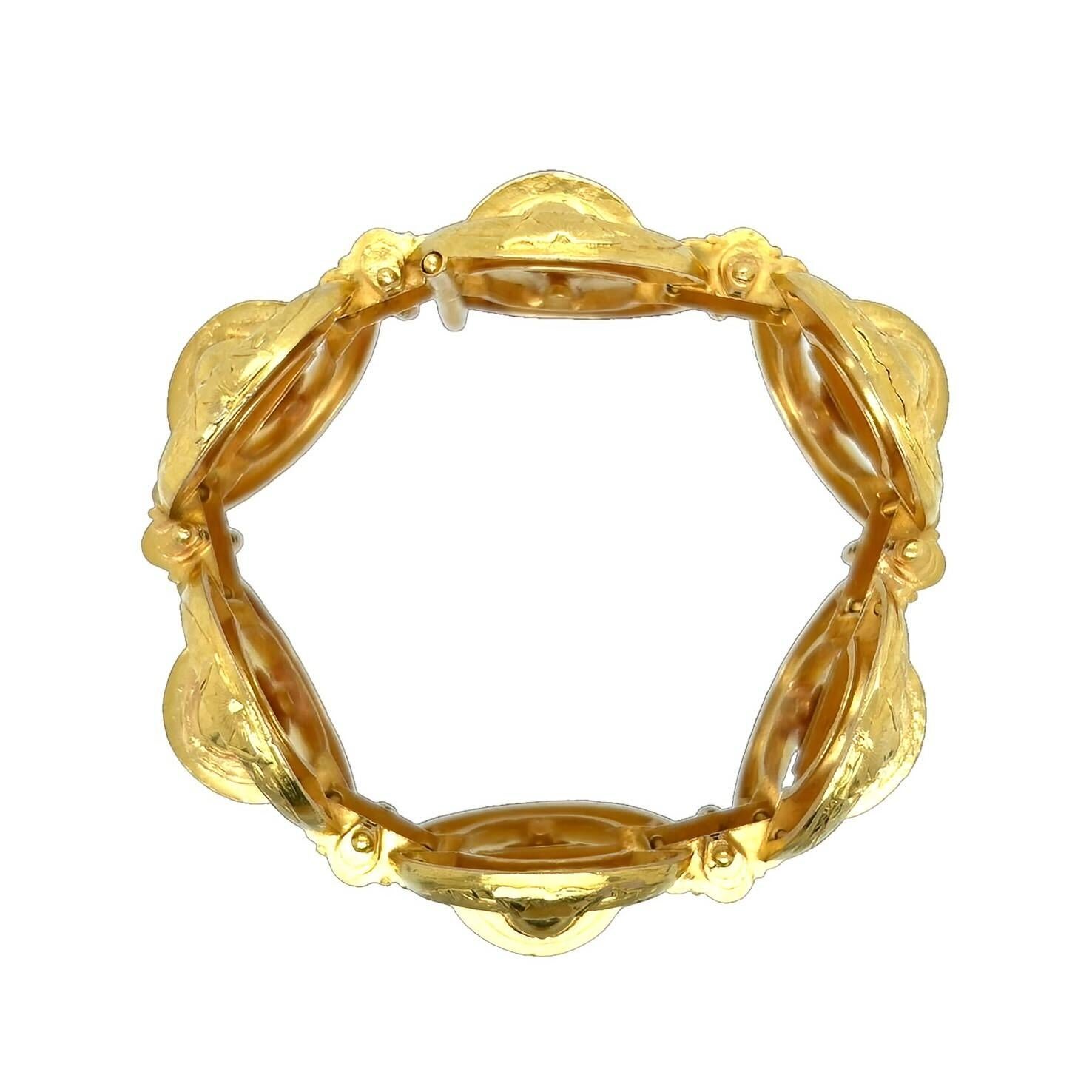 Etruscan Revival Gold Oval Link Bracelet In Good Condition In New York, NY
