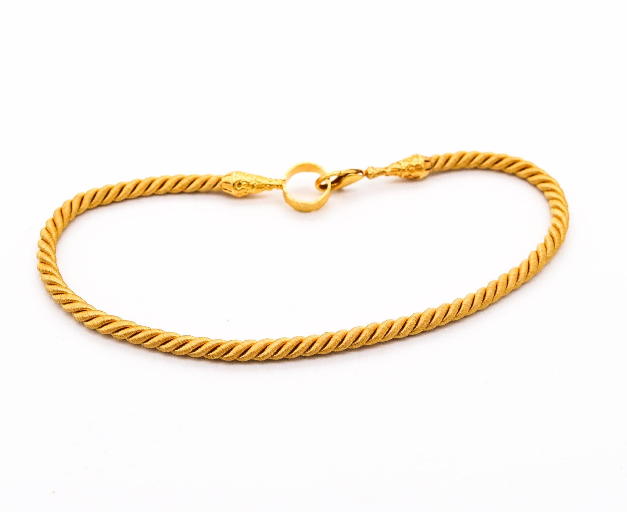 ETRUSCAN REVIVAL Italian Contemporary Necklace In Twisted Golden Silk And 14Kt Y In Excellent Condition For Sale In Miami, FL