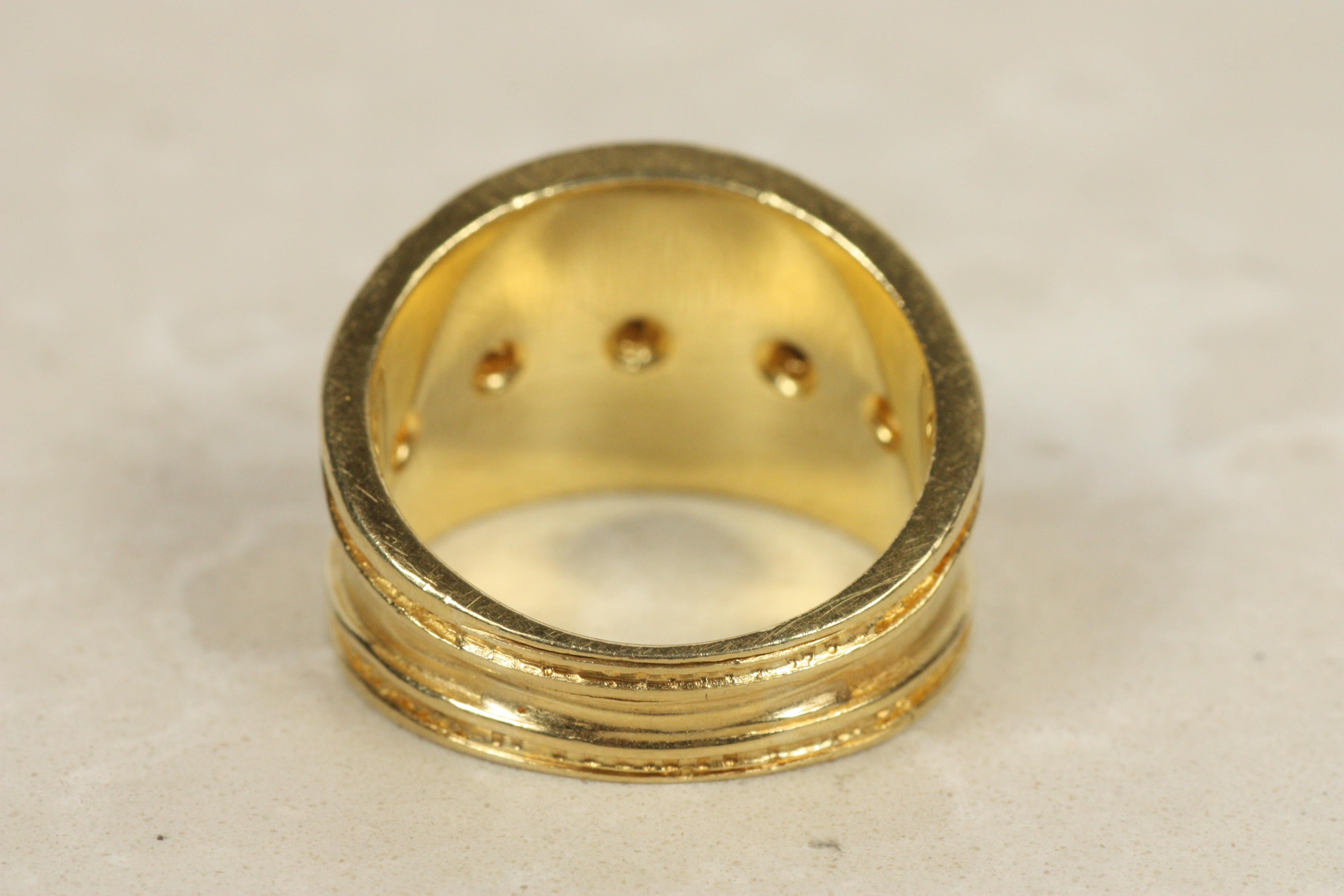 Bague néo-étrusque - or jaune 18 carats, 5 diamants ronds naturels en vente 2
