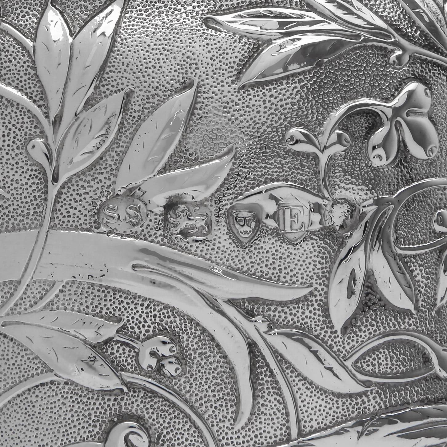 Etruscan Revival Sterling Silver Vase, S. Smith & Son, London, 1880 For Sale 1