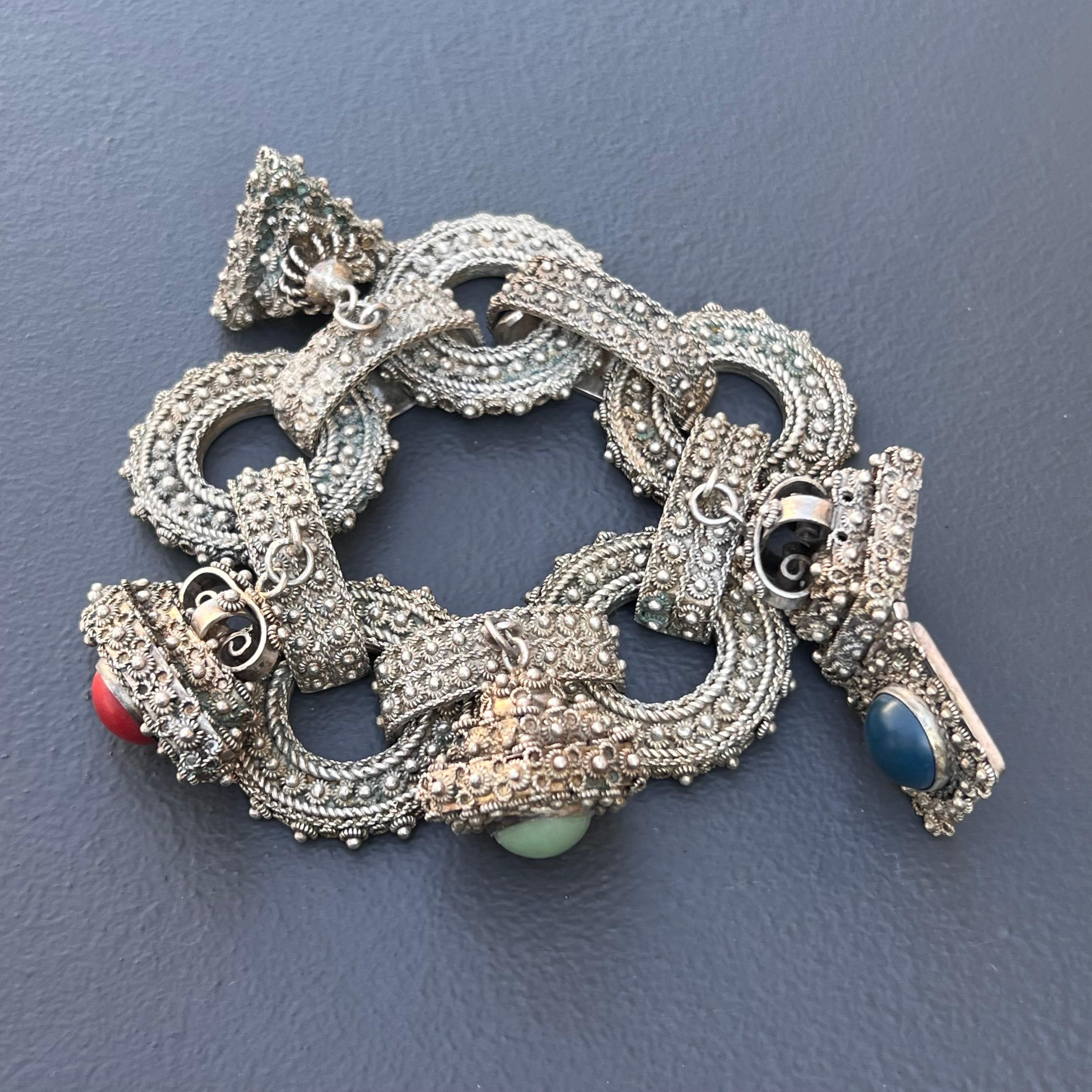 Neoetruskisches Revival Vintage Papa George Fob Charms Medaillon Armband Silber im Zustand „Gut“ im Angebot in Plainsboro, NJ