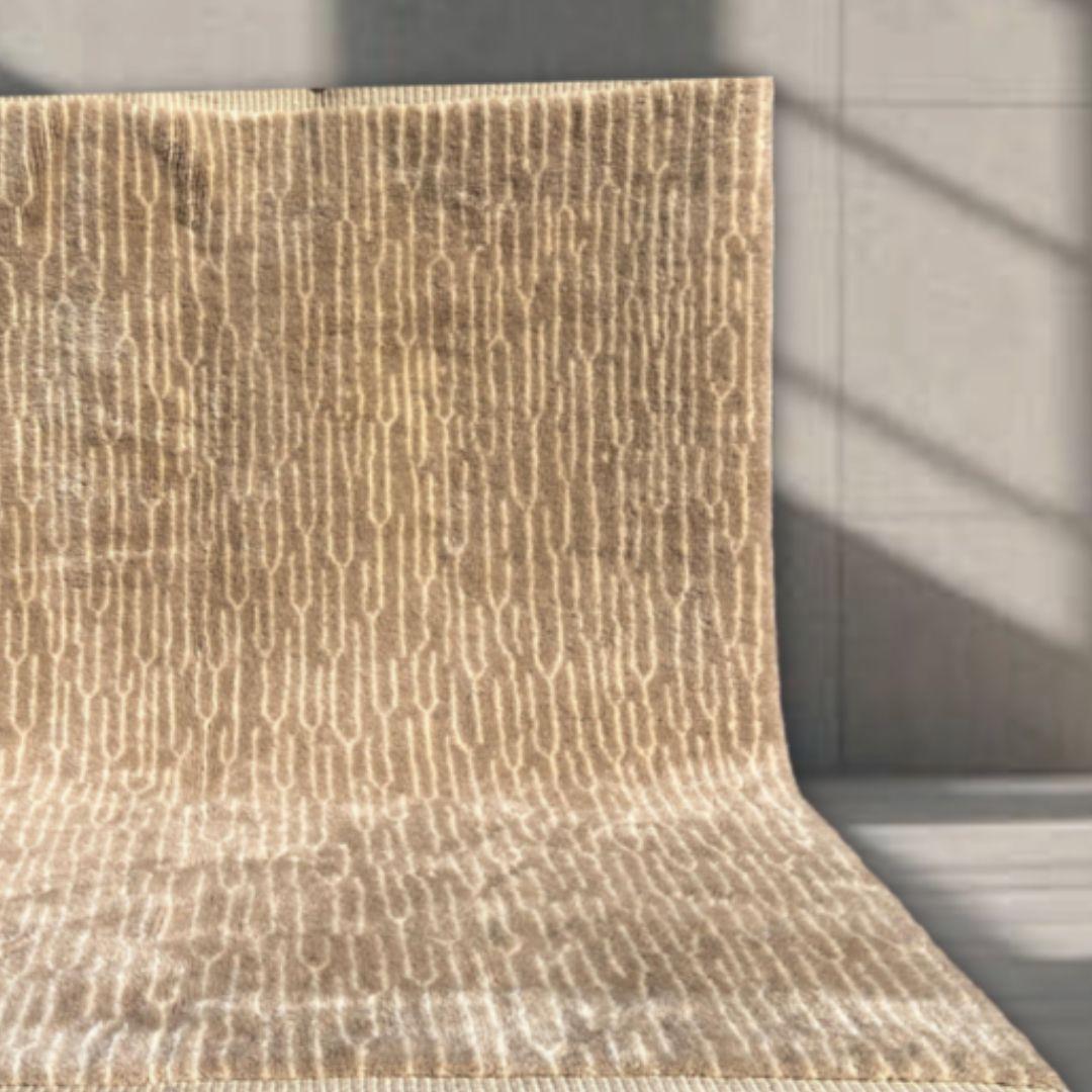 ETRUSCAN SAND Berberwollteppich Modern Handgewebt Groß Minimalistisch Zeitgenössisch (Moderne) im Angebot
