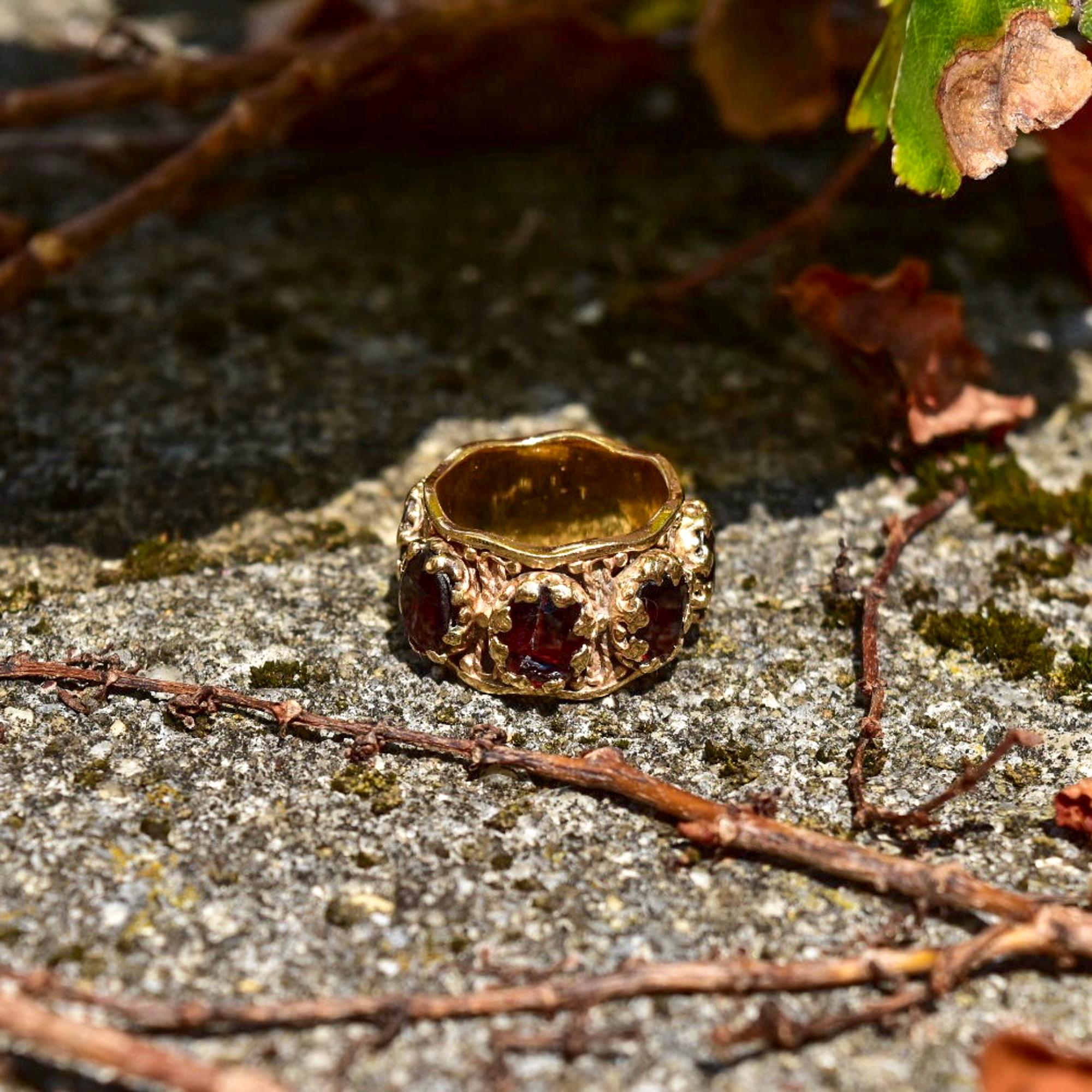14K Granat-Eternity-Ring im etruskischen Stil im Angebot 1