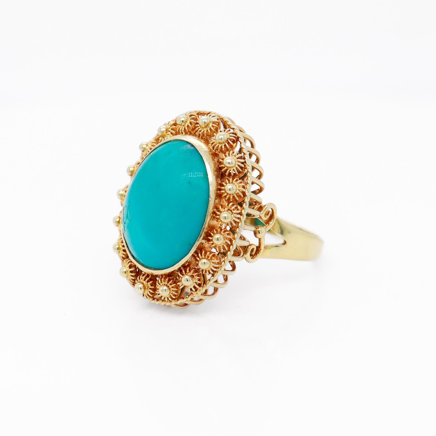 Cabochon Anello cocktail in stile etrusco in oro giallo 14K e turchese cabochon