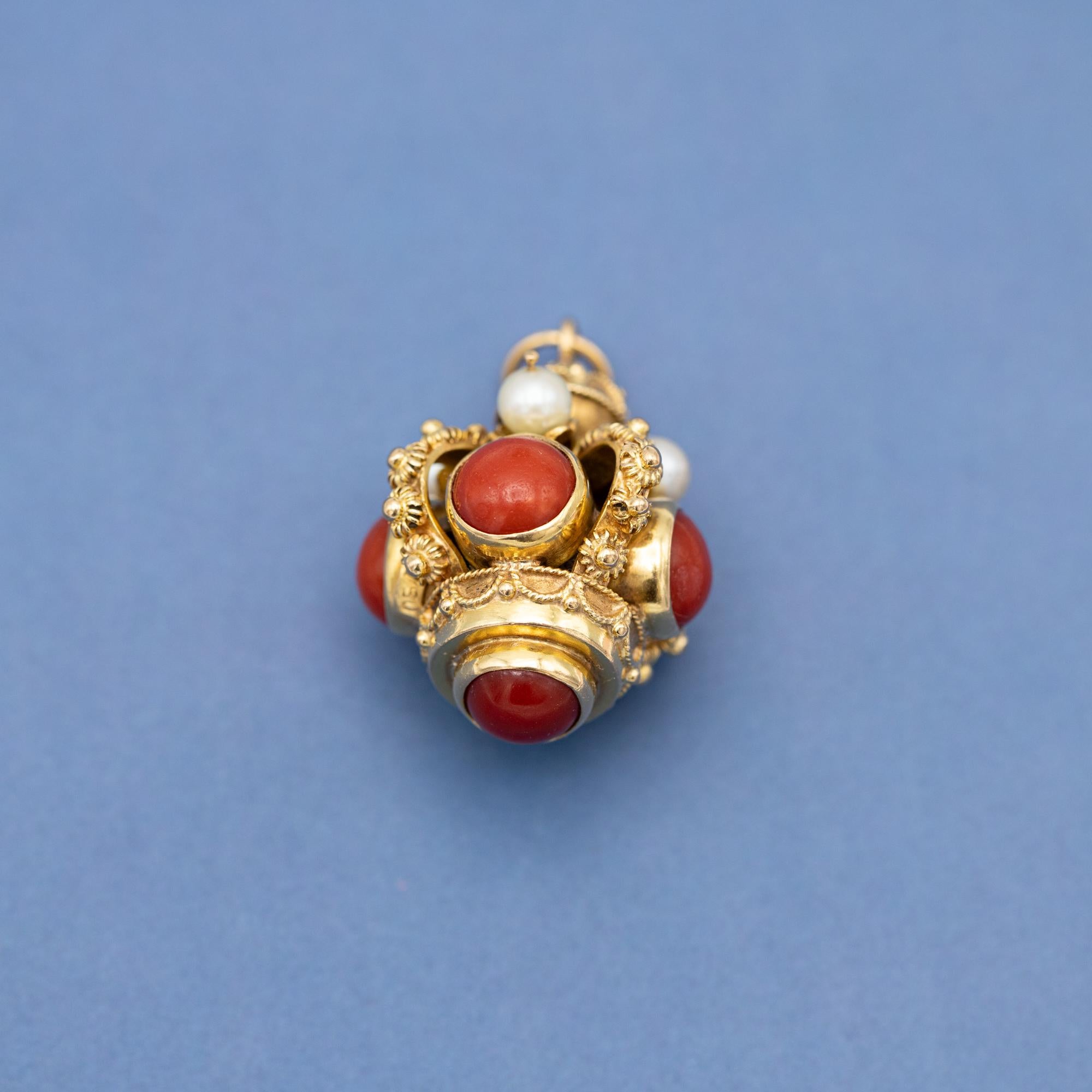 Women's or Men's Etruscan style - 18k solid gold toll pendant - 1960's Crown fob revival jewelry
