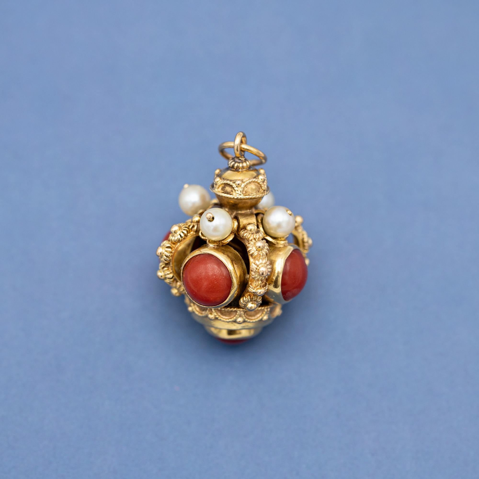 Etruscan style - 18k solid gold toll pendant - 1960's Crown fob revival jewelry 1