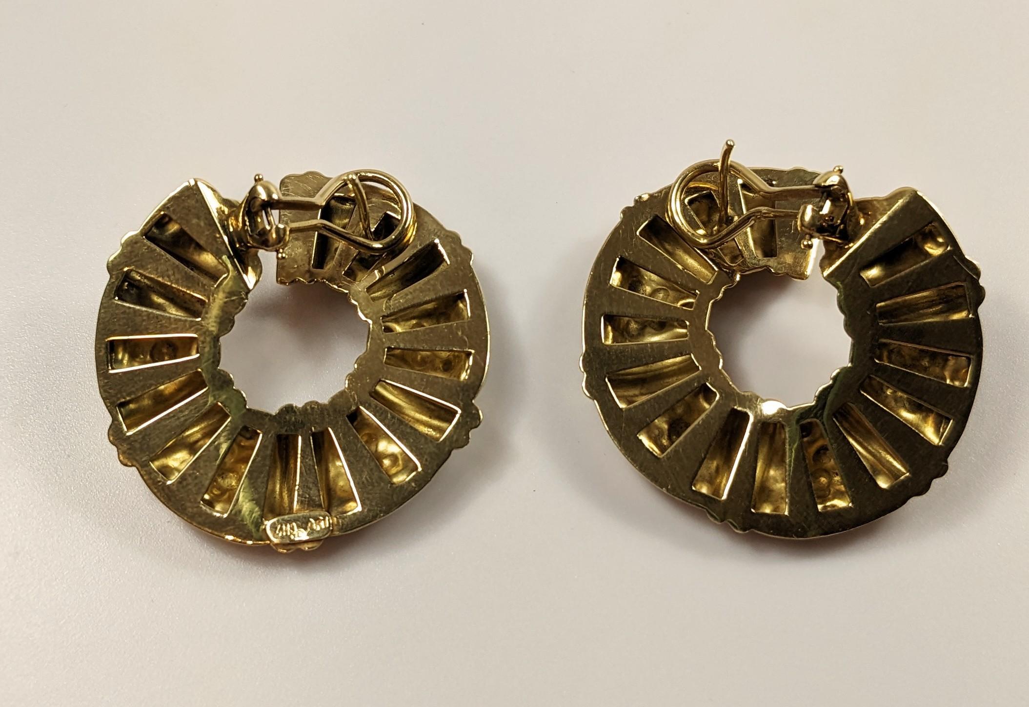 Contemporary Etruscan Style Earrings in 18k Yellow Gold For Sale
