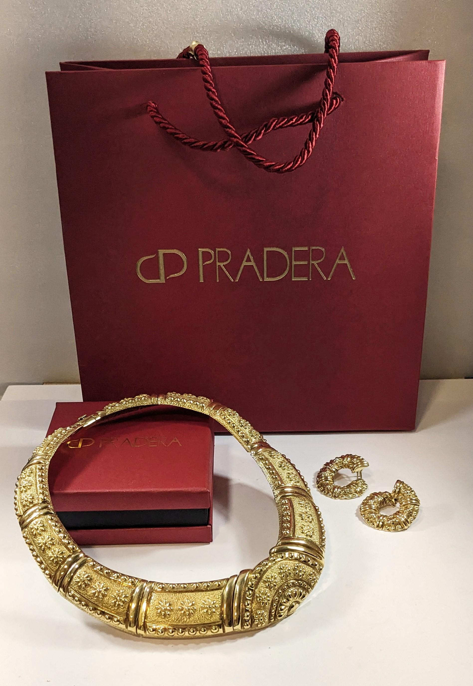 Etruscan Style Necklace and Earrings in 18k Yellow Gold For Sale 5