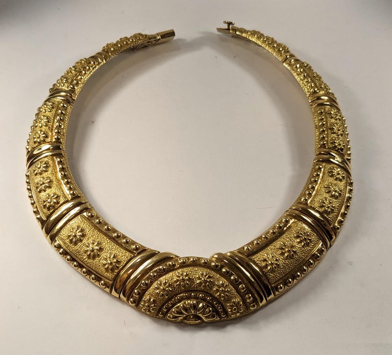 Collana in stile etrusco in oro giallo 18k in vendita su 1stDibs