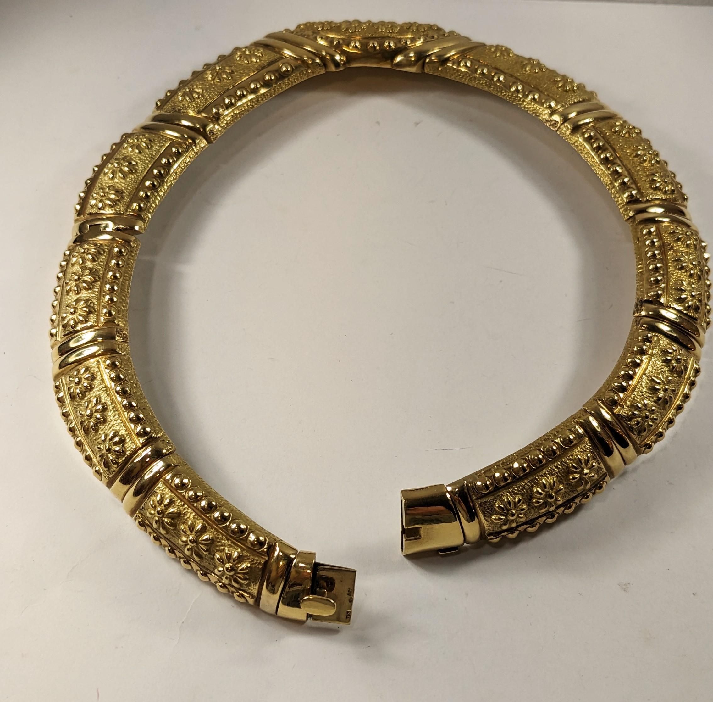 Collier étrusque en or jaune 18 carats Pour femmes en vente
