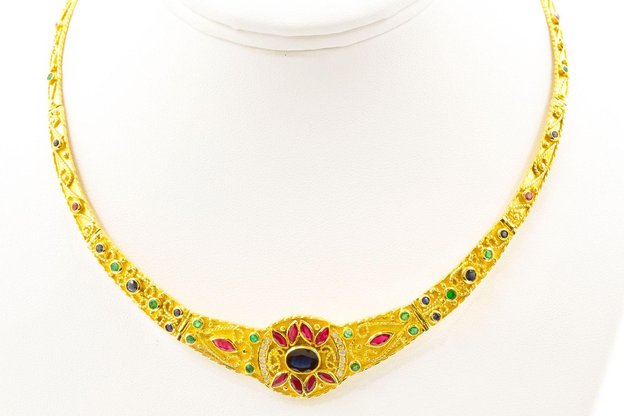 Halskette im etruskischen Stil aus massivem 18 Karat Gold, Saphir, Diamant, Rubin und Smaragd im Zustand „Gut“ im Angebot in Shippensburg, PA
